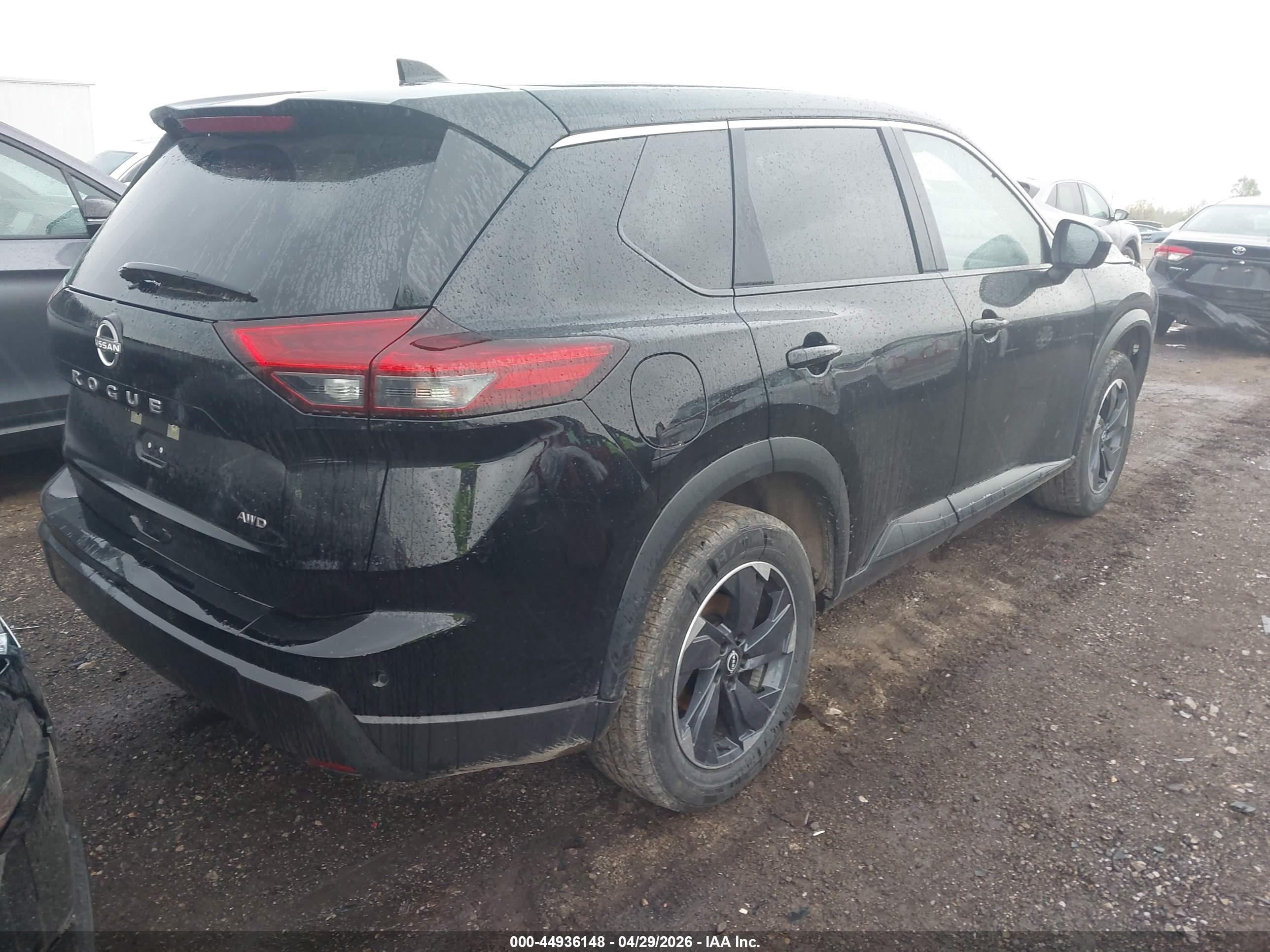NISSAN ROGUE image 4