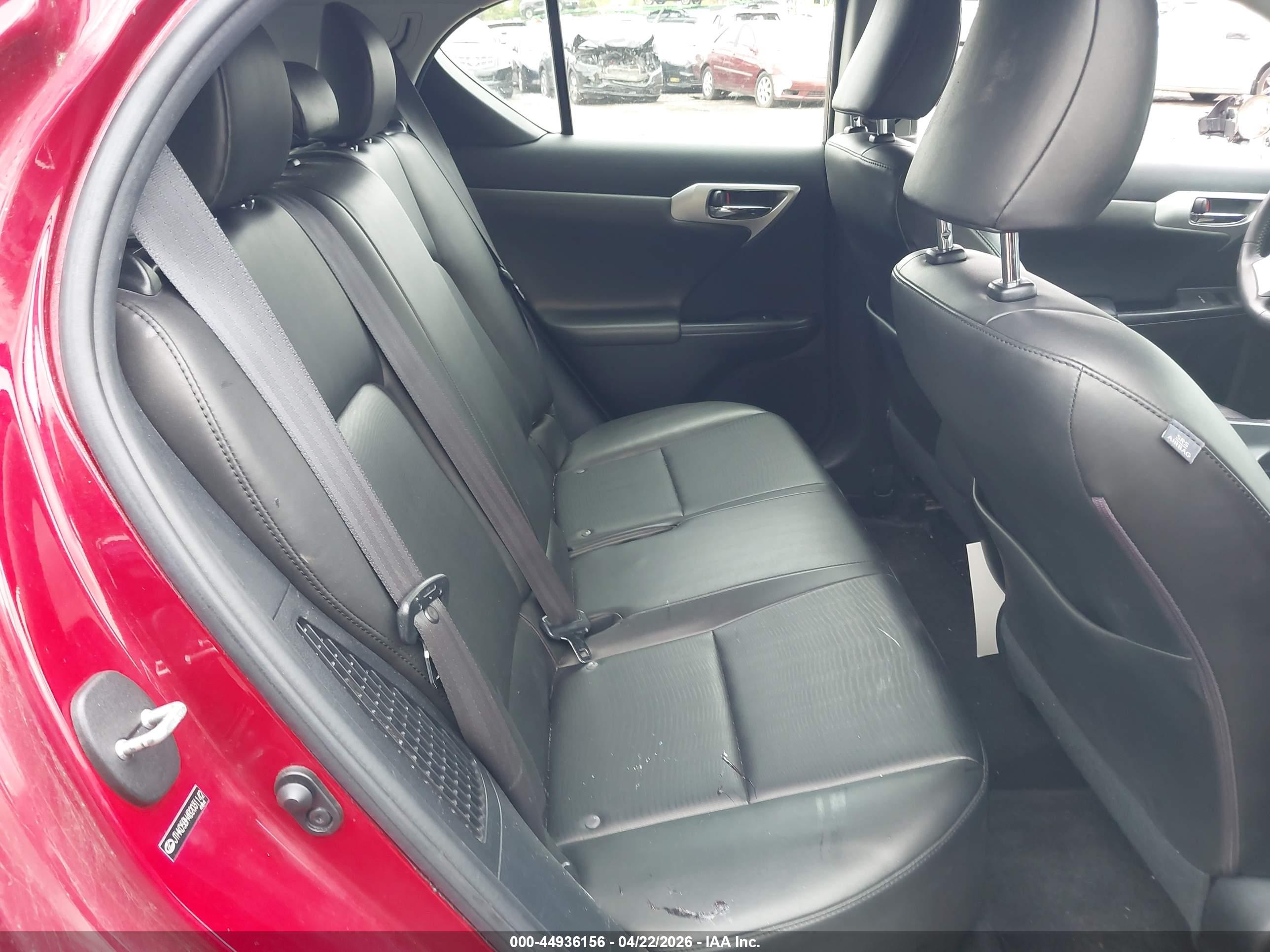 LEXUS CT image 8