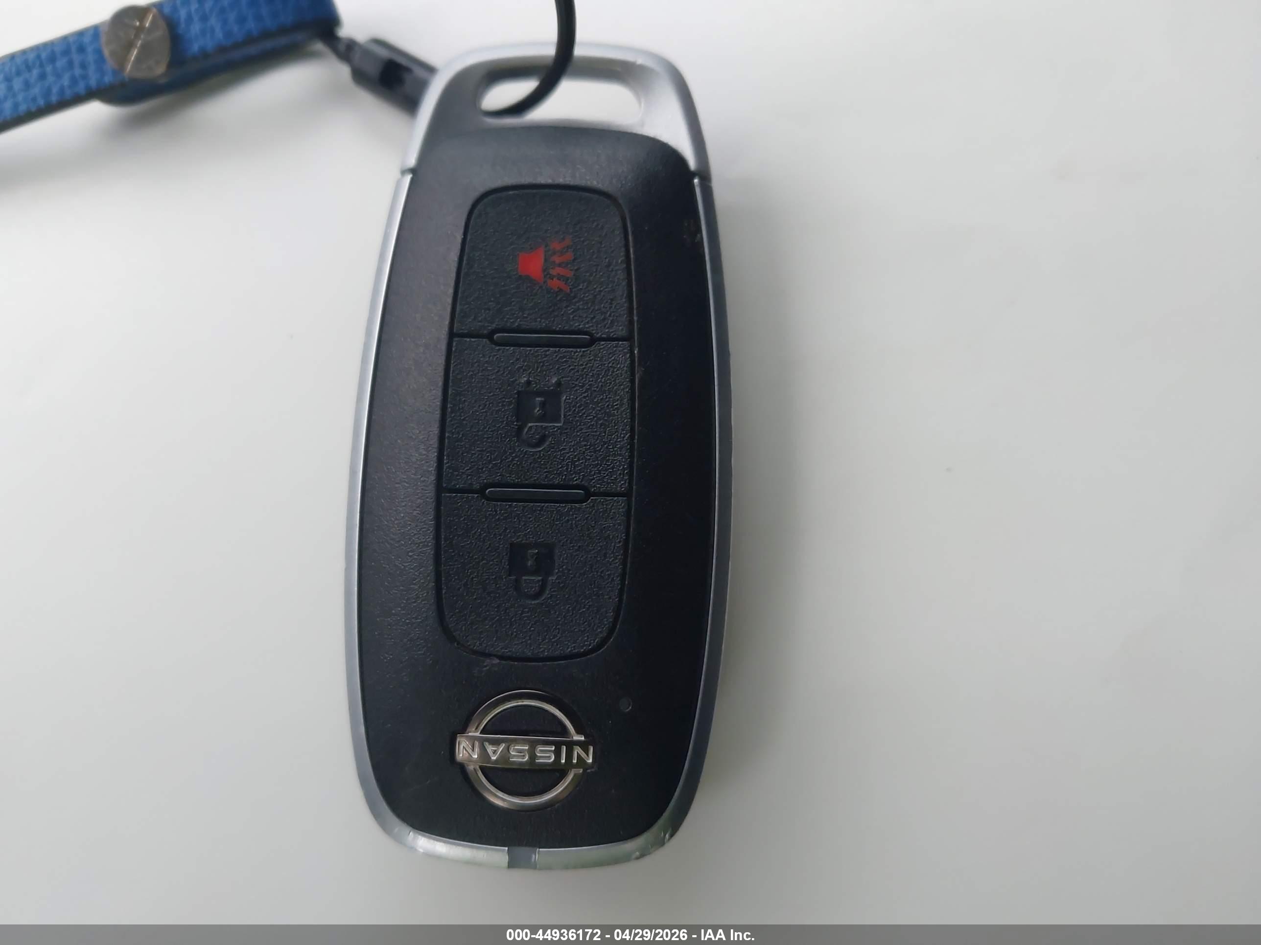 NISSAN ROGUE image 11