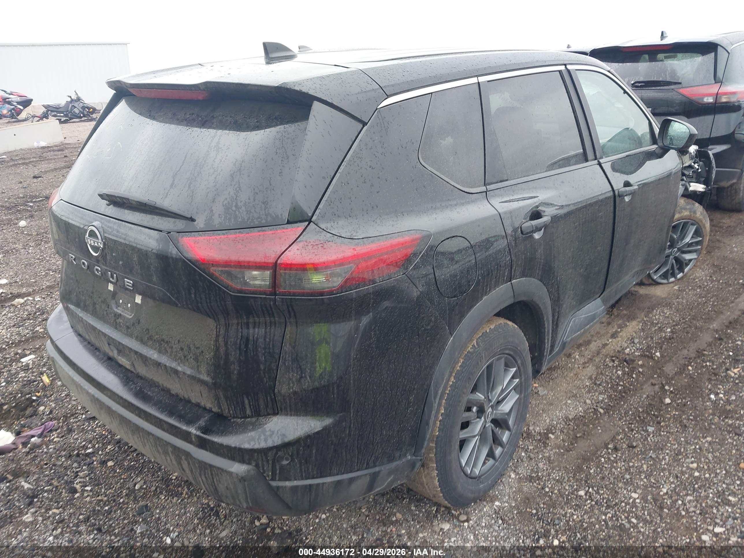 NISSAN ROGUE image 4
