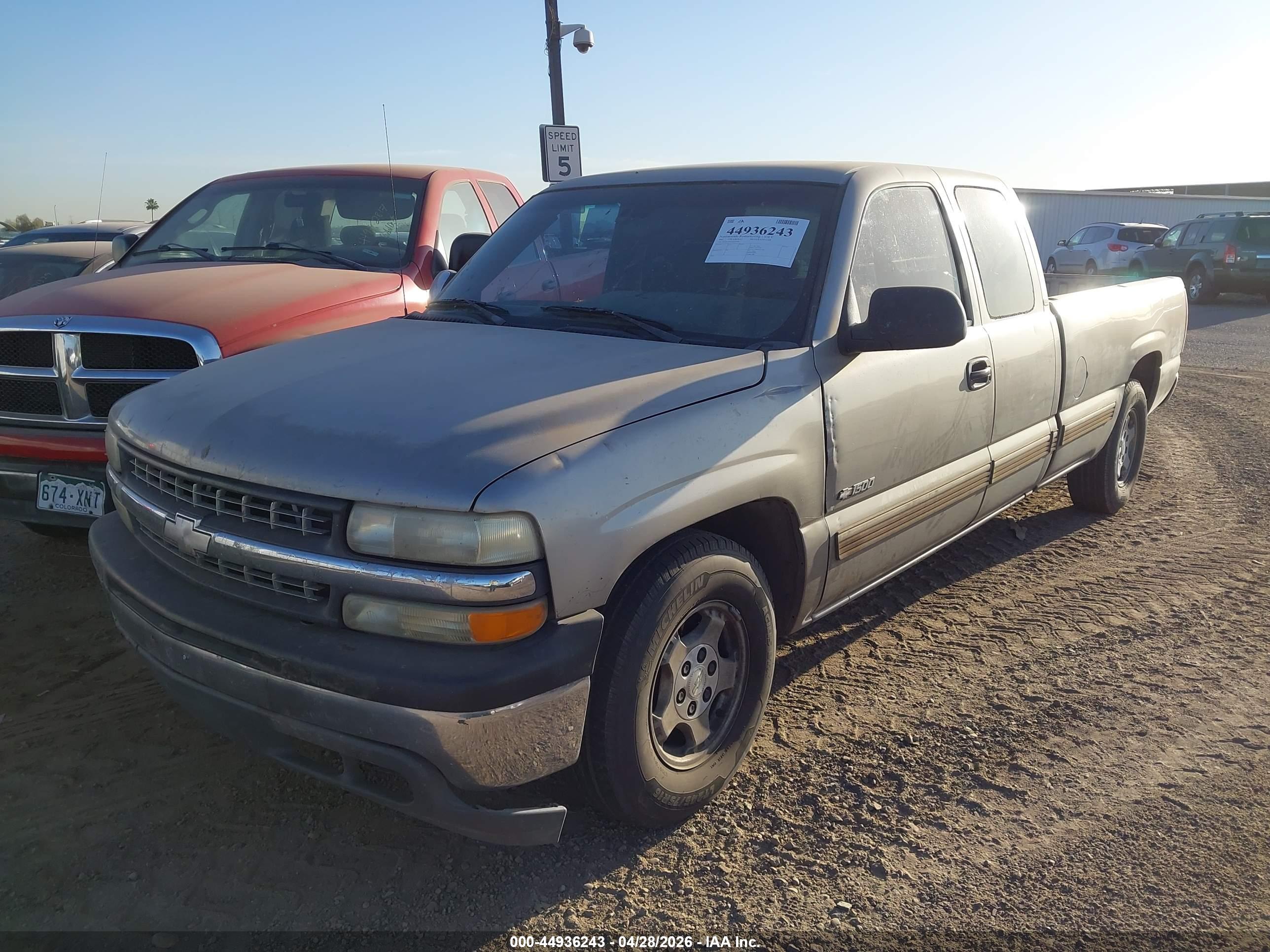 CHEVROLET SILVERADO image 2