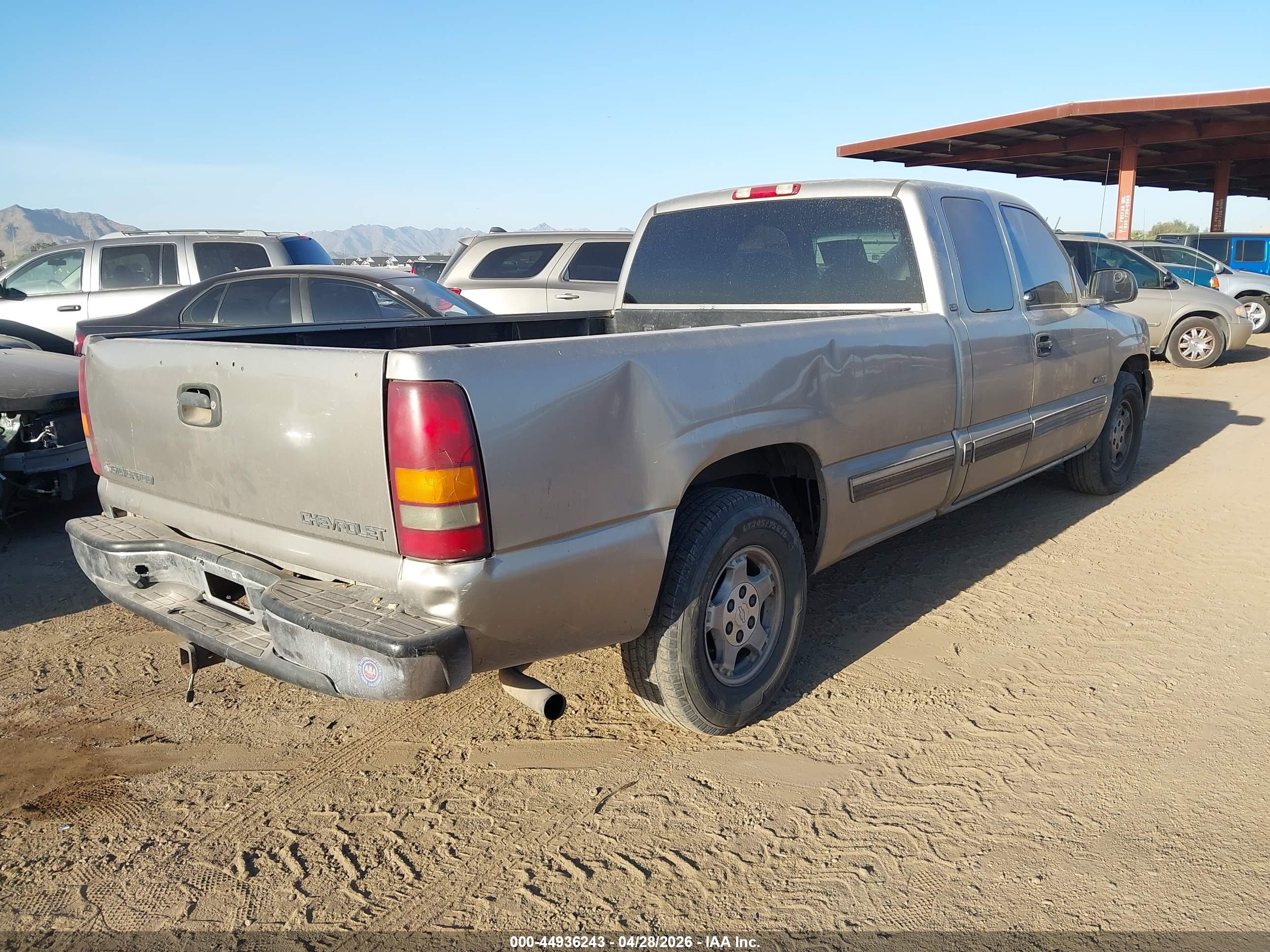CHEVROLET SILVERADO image 4