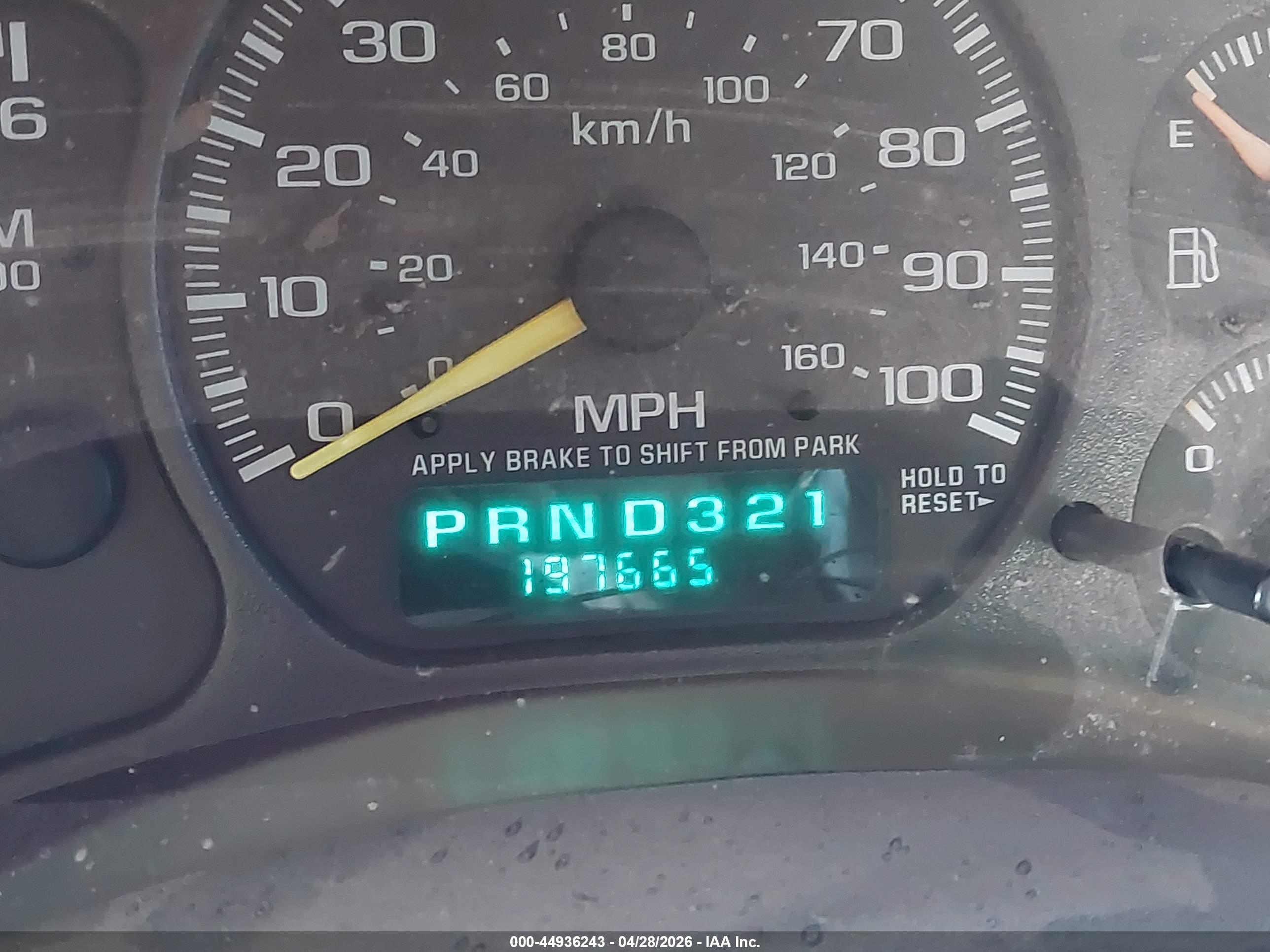 CHEVROLET SILVERADO image 7