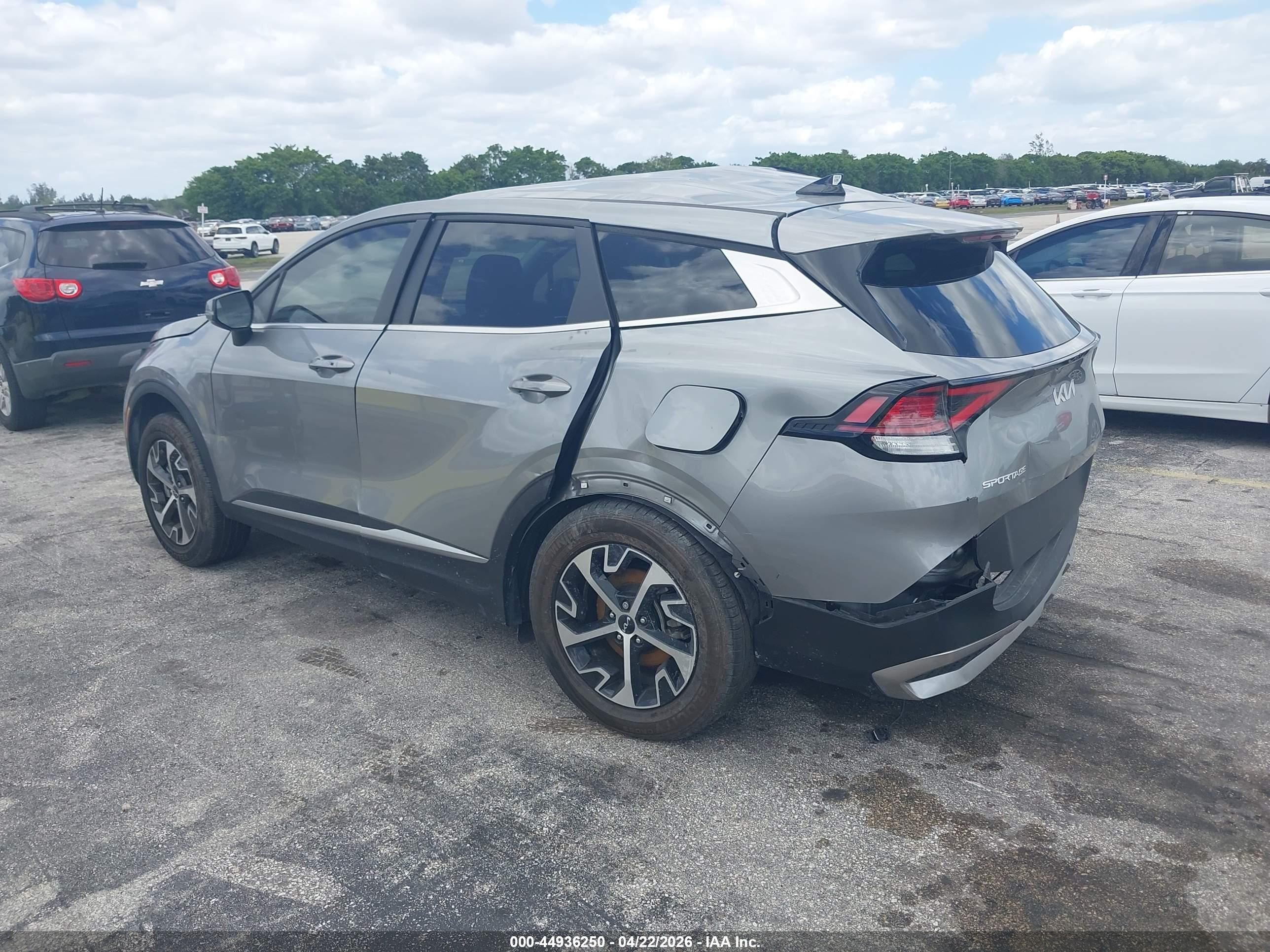 KIA SPORTAGE image 3