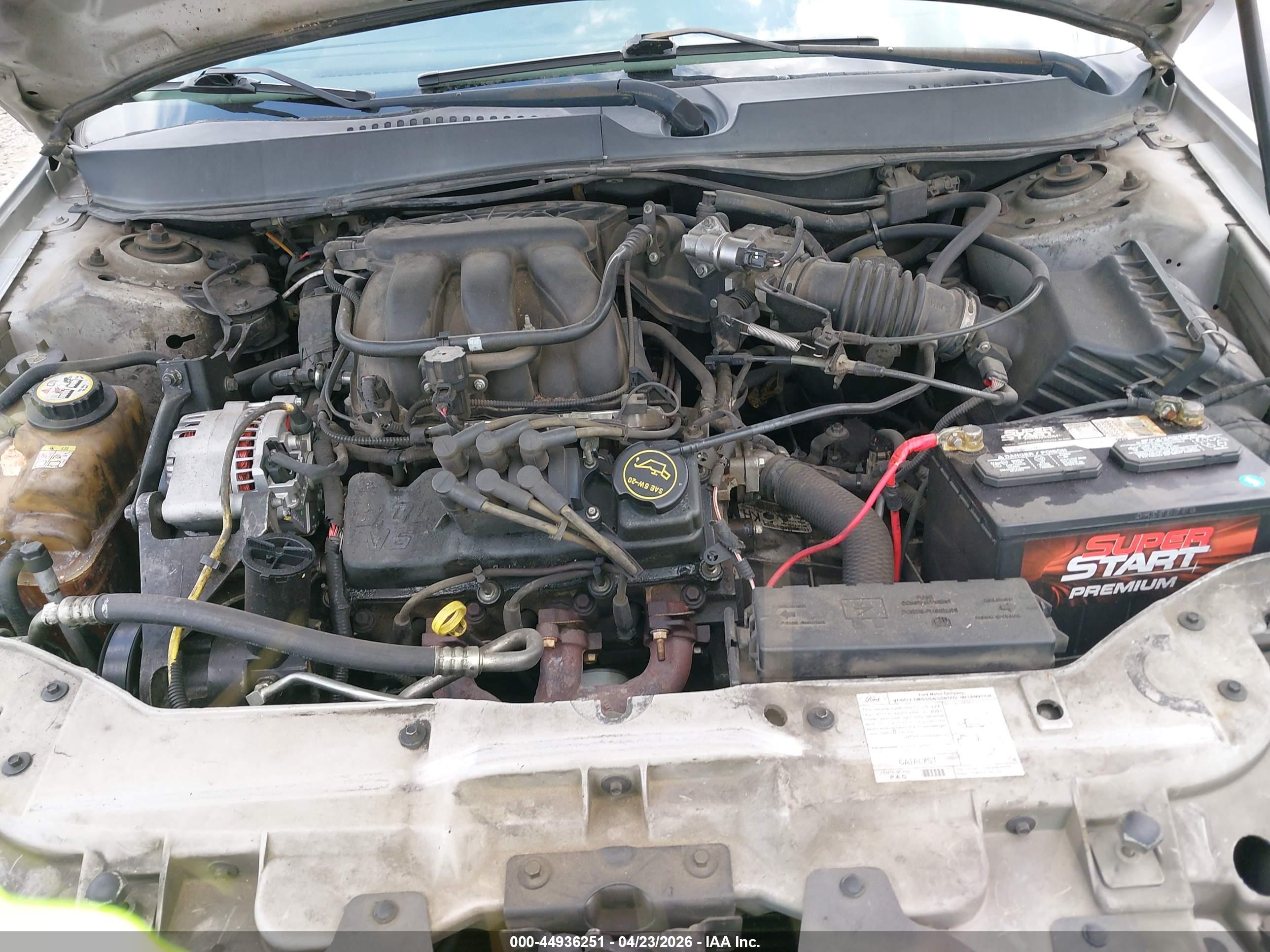 FORD TAURUS image 10
