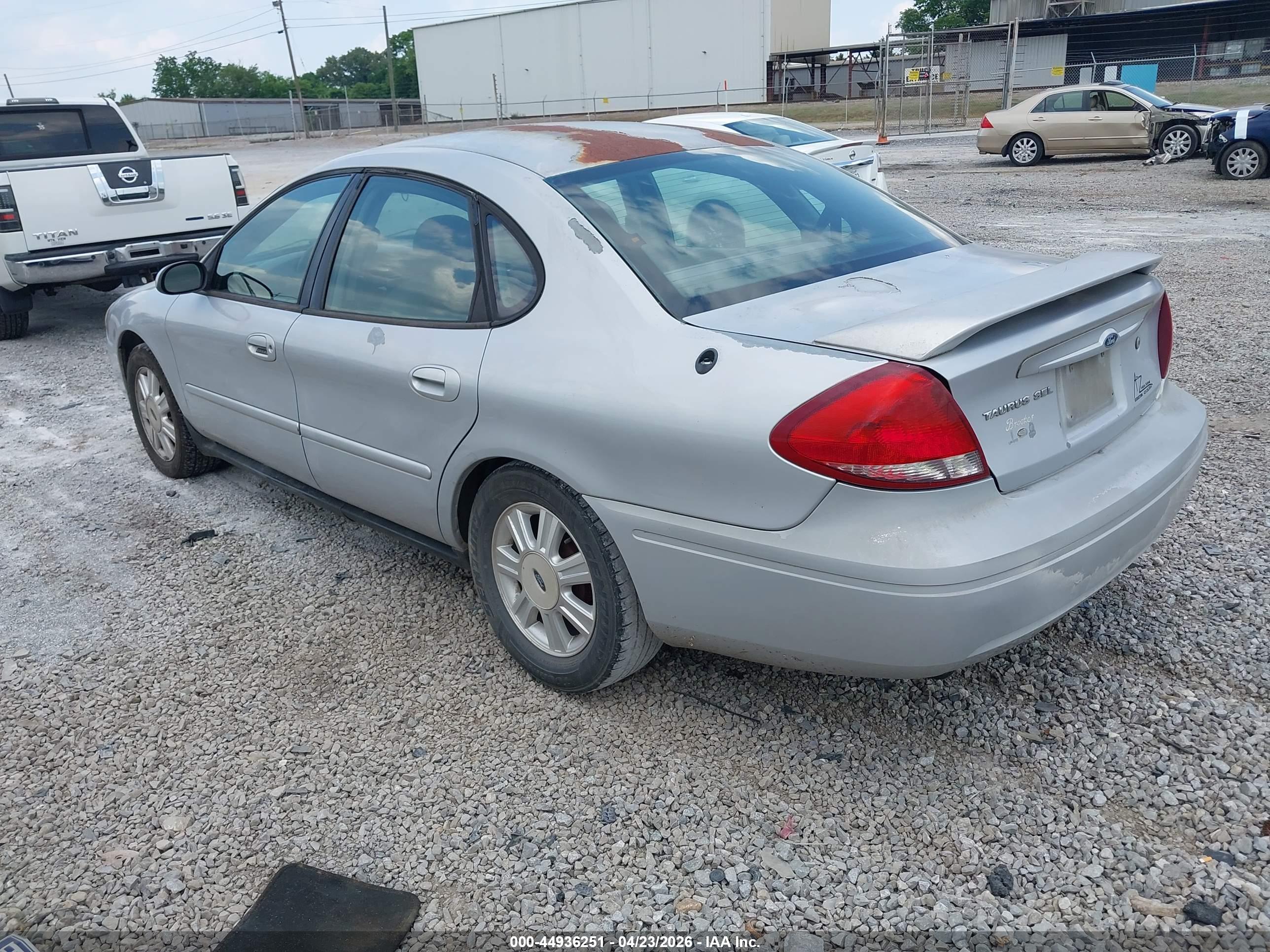 FORD TAURUS image 3