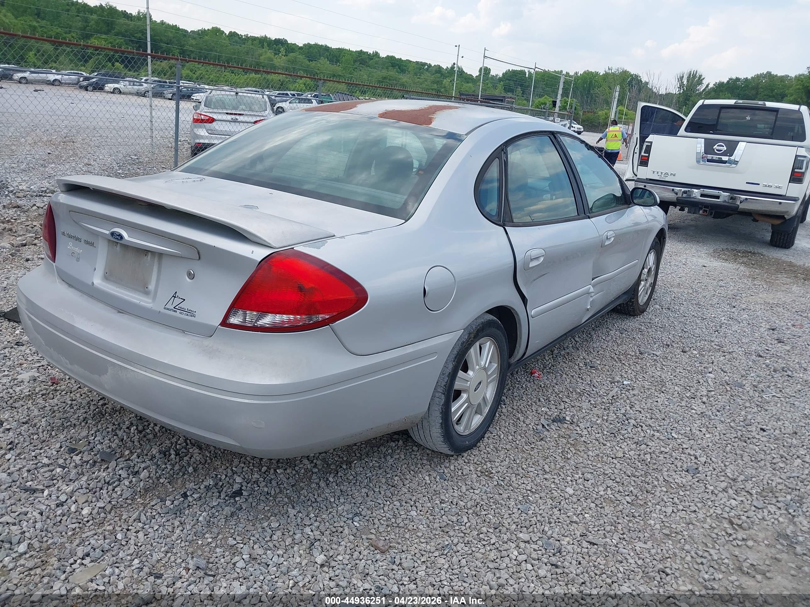 FORD TAURUS image 4