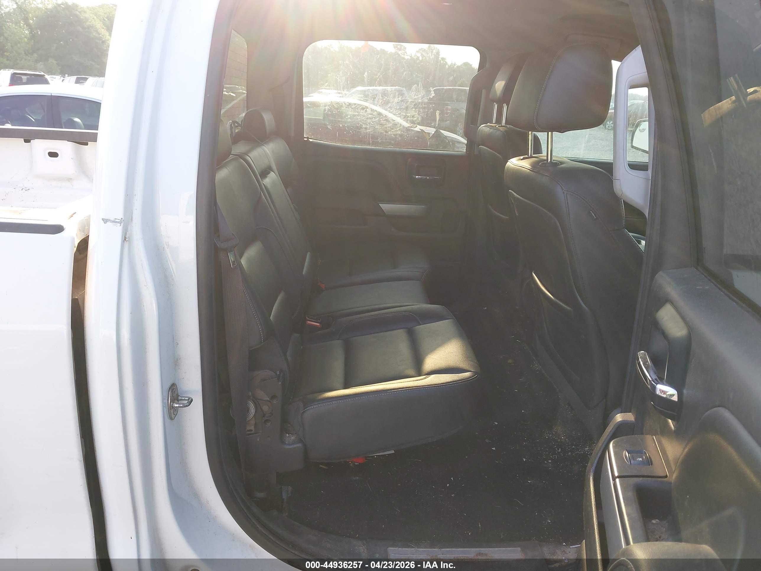 CHEVROLET SILVERADO image 8