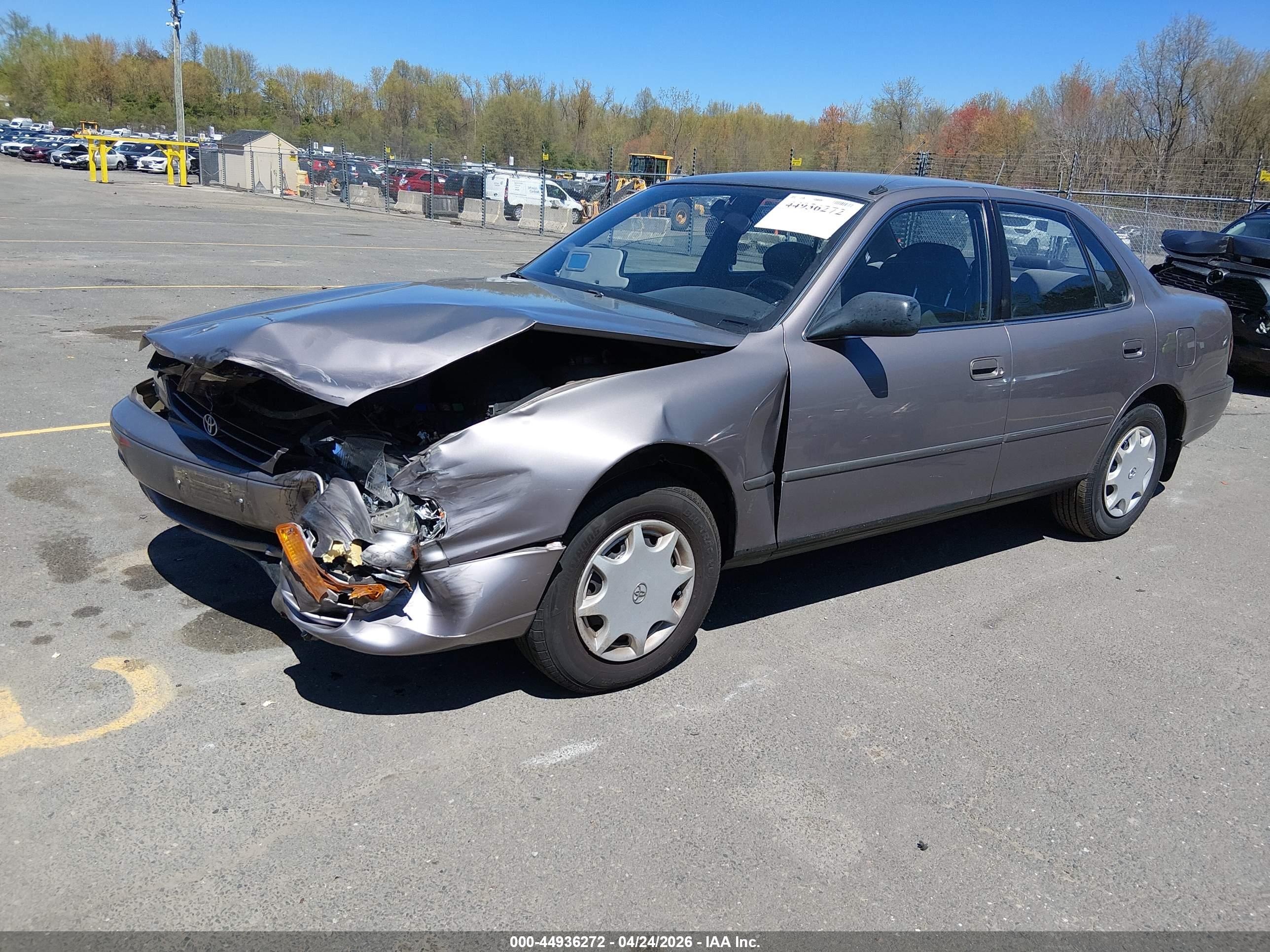 TOYOTA CAMRY image 2