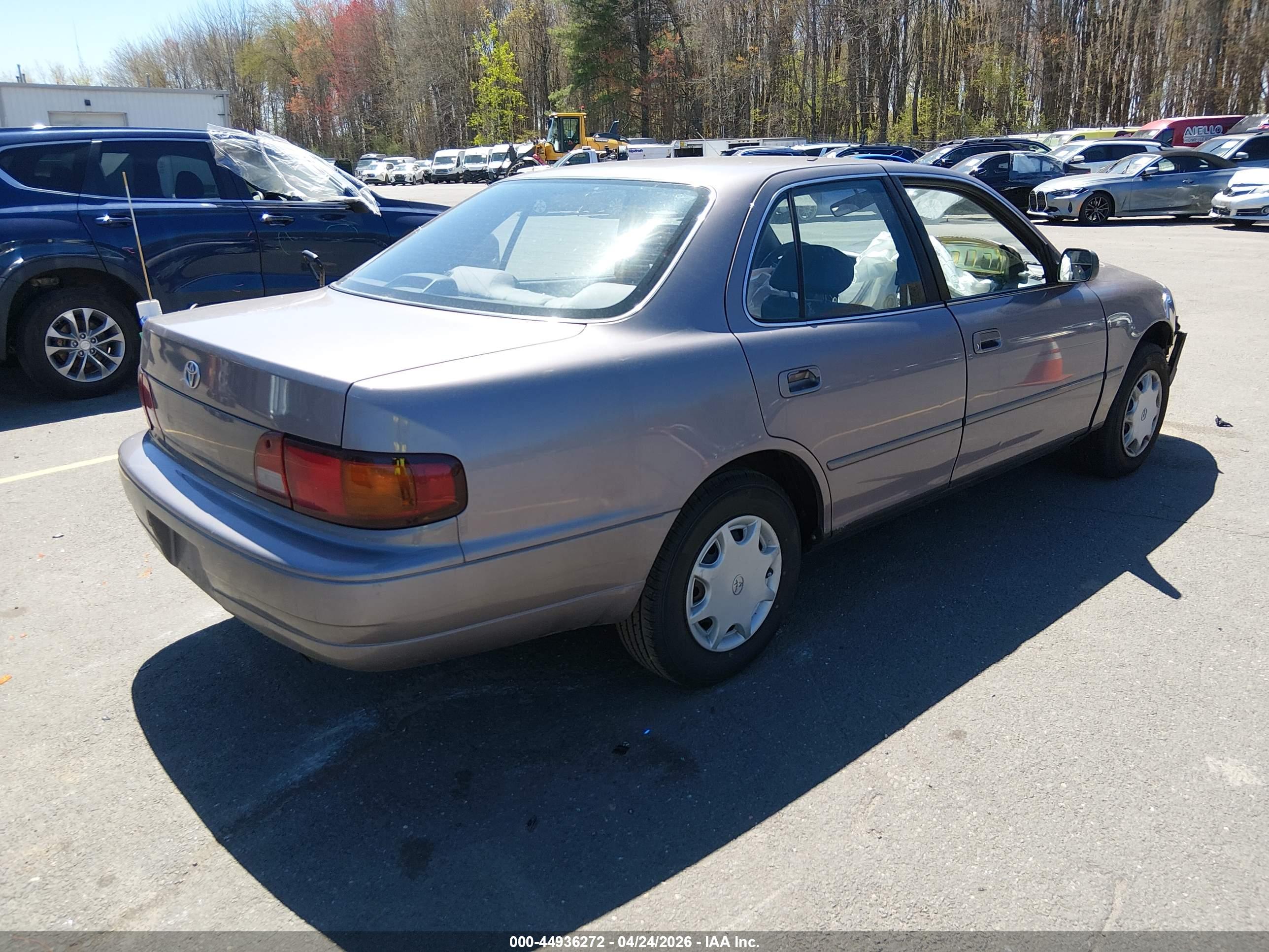 TOYOTA CAMRY image 4