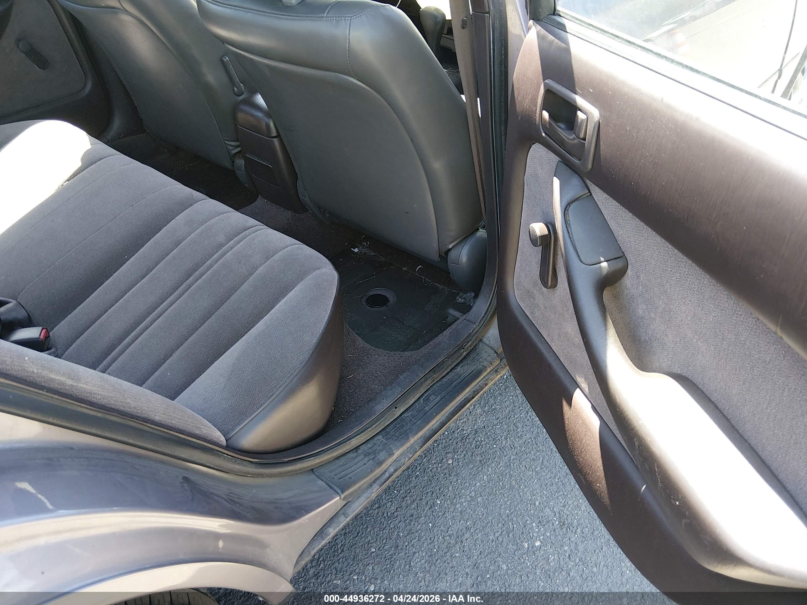 TOYOTA CAMRY image 8