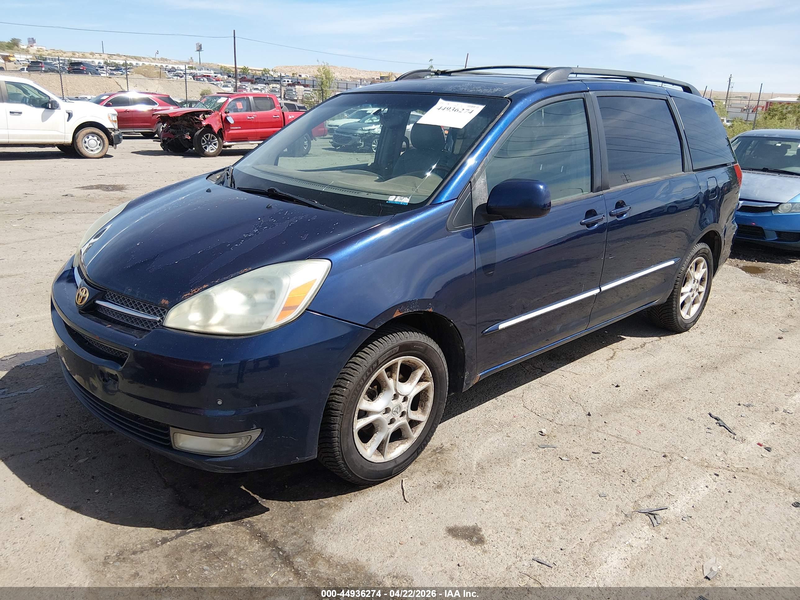 TOYOTA SIENNA image 2