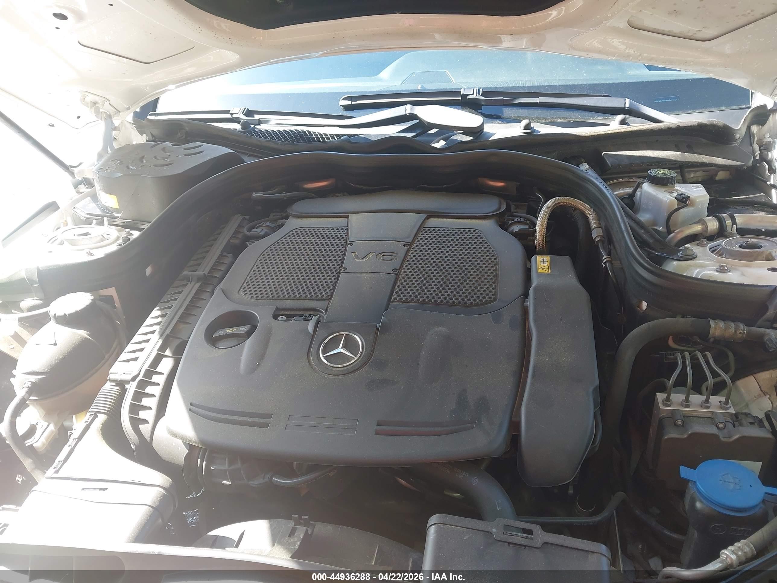 MERCEDES-BENZ E image 10