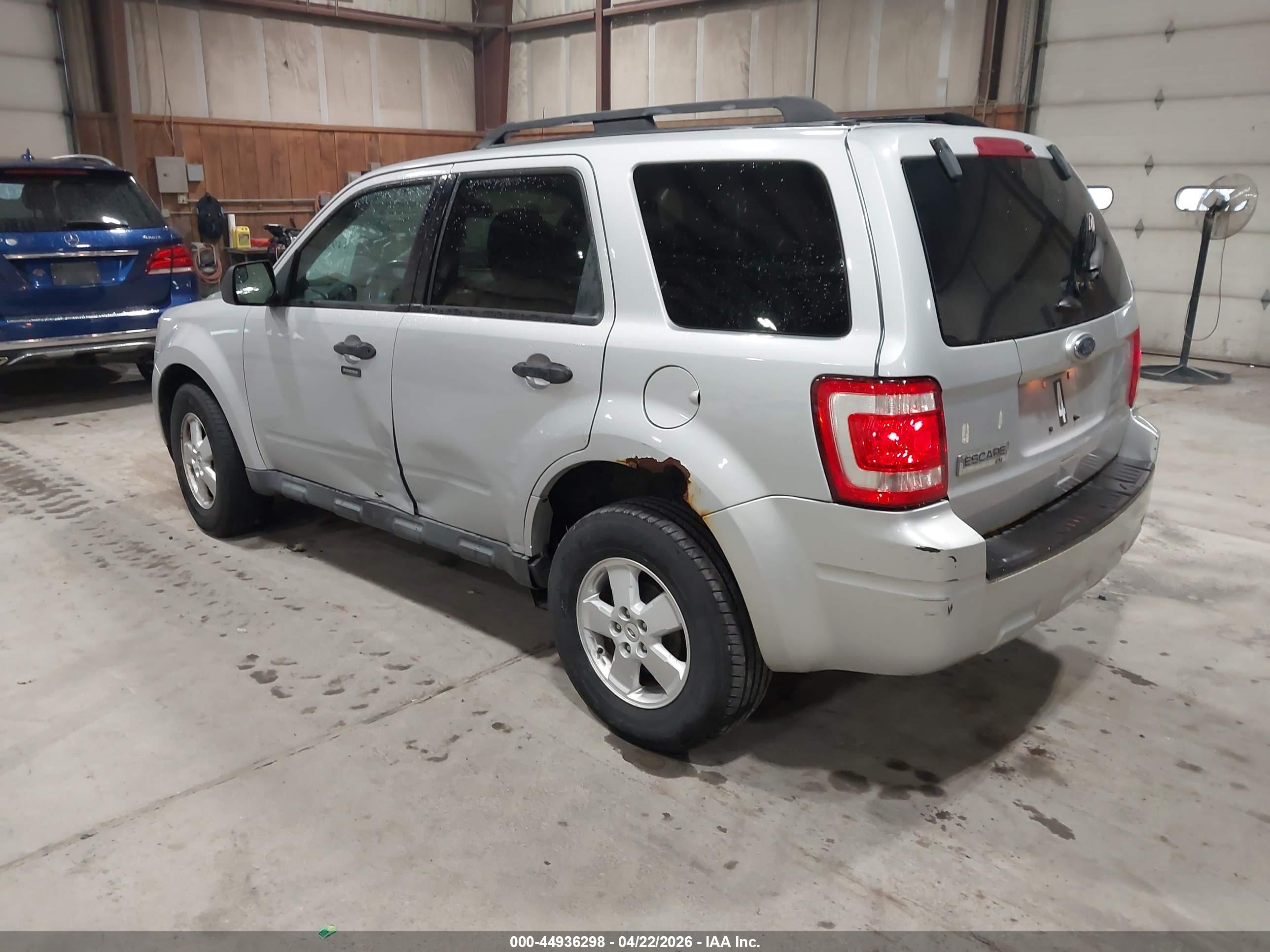 FORD ESCAPE image 3