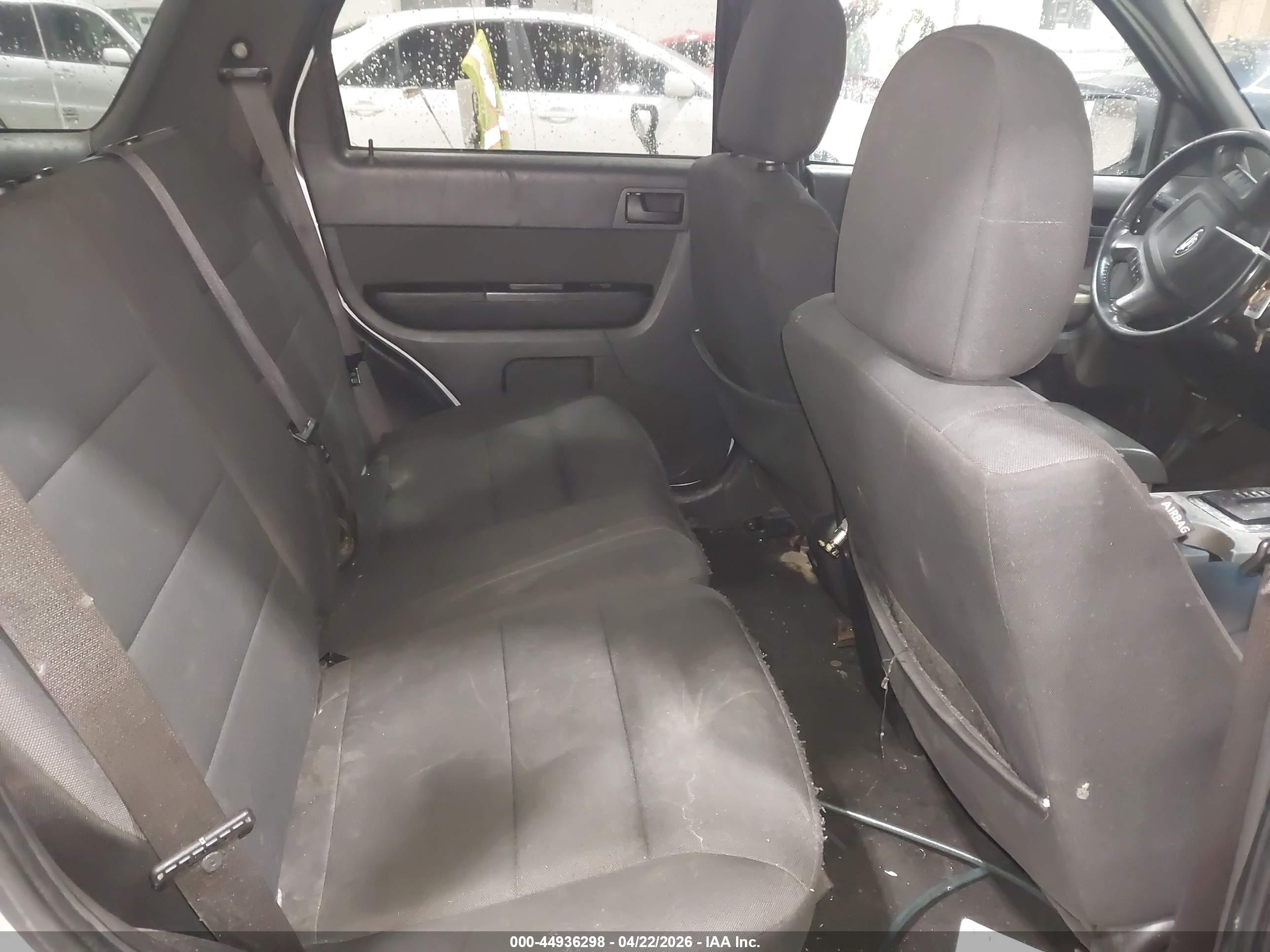 FORD ESCAPE image 8