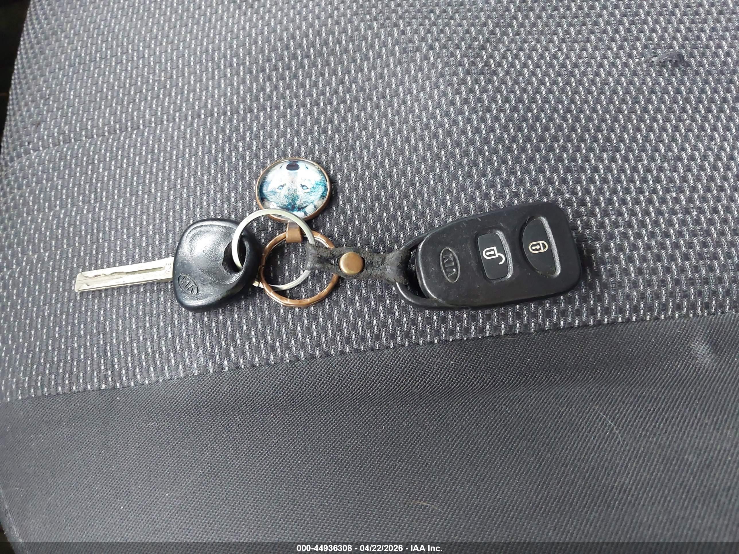 KIA RIO image 11