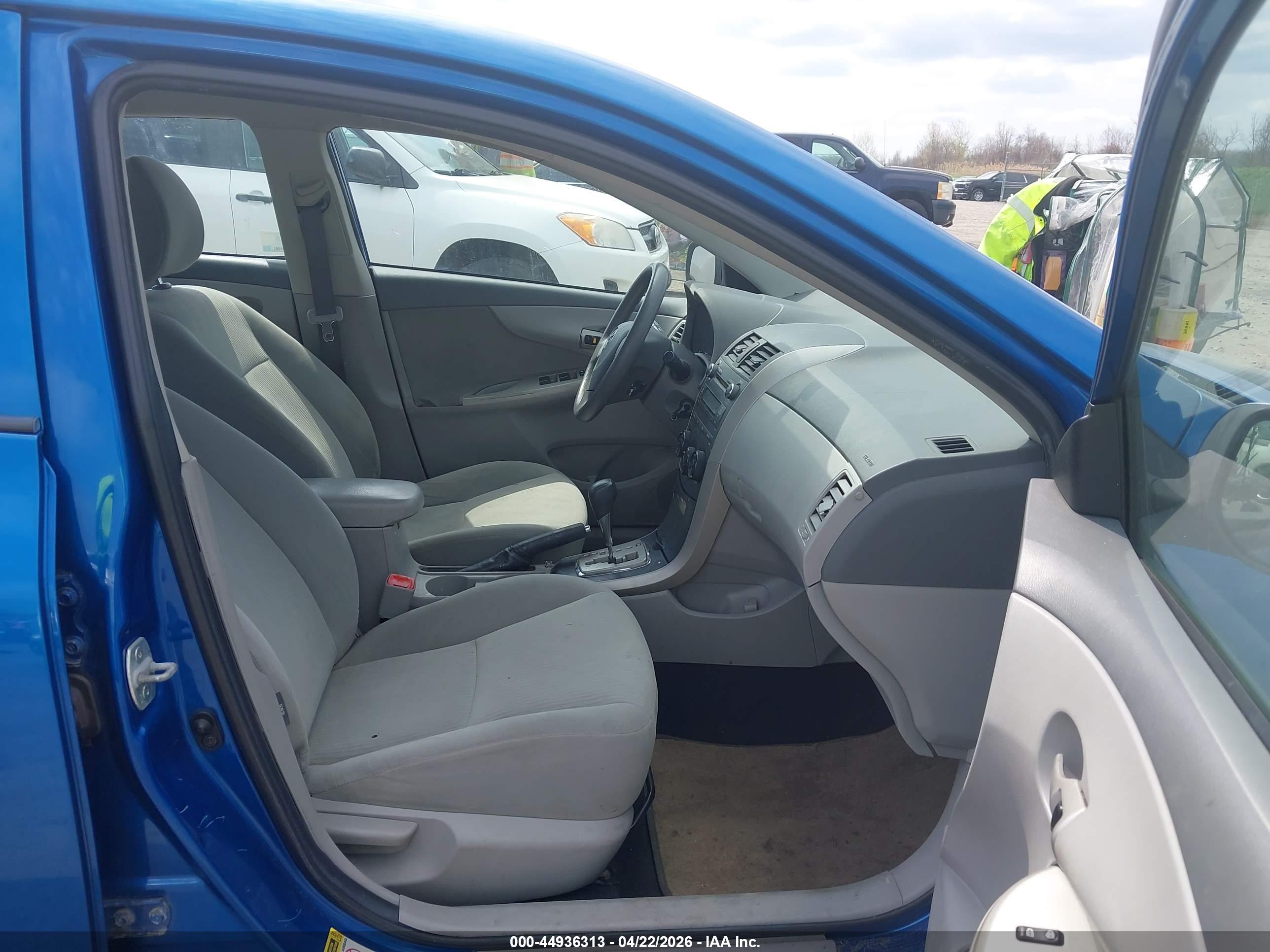 TOYOTA COROLLA image 5
