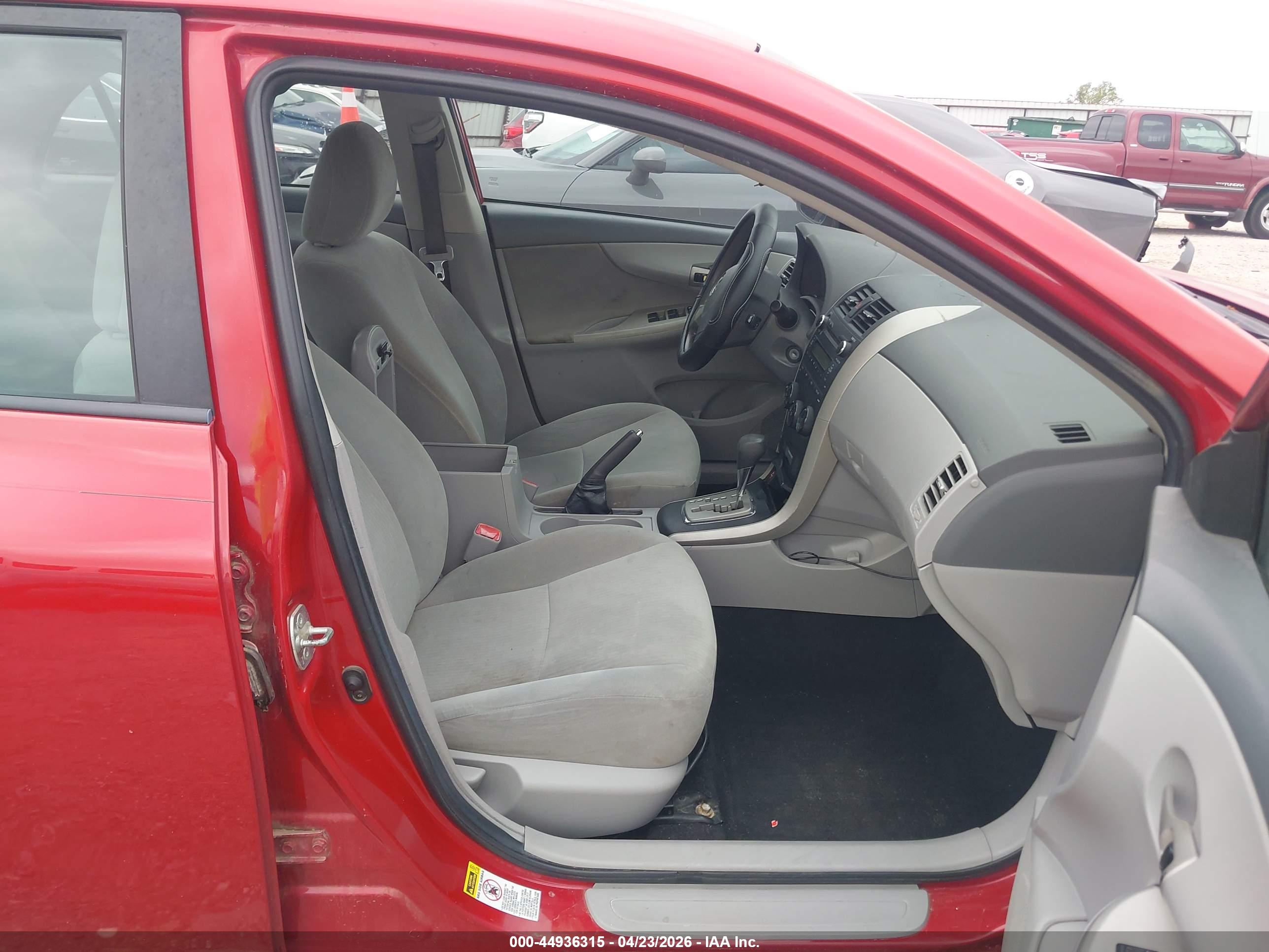 TOYOTA COROLLA image 5