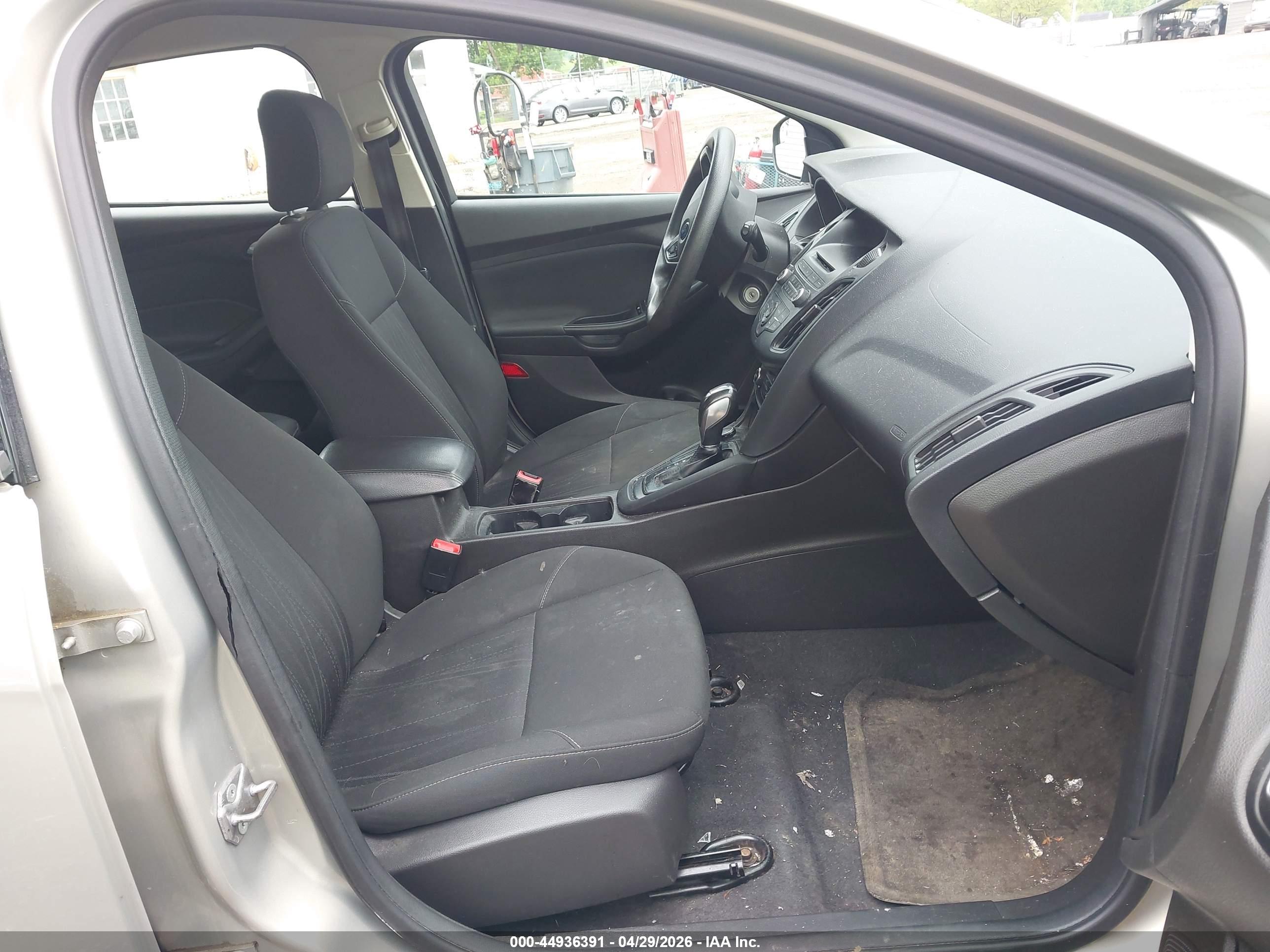 FORD FOCUS image 5