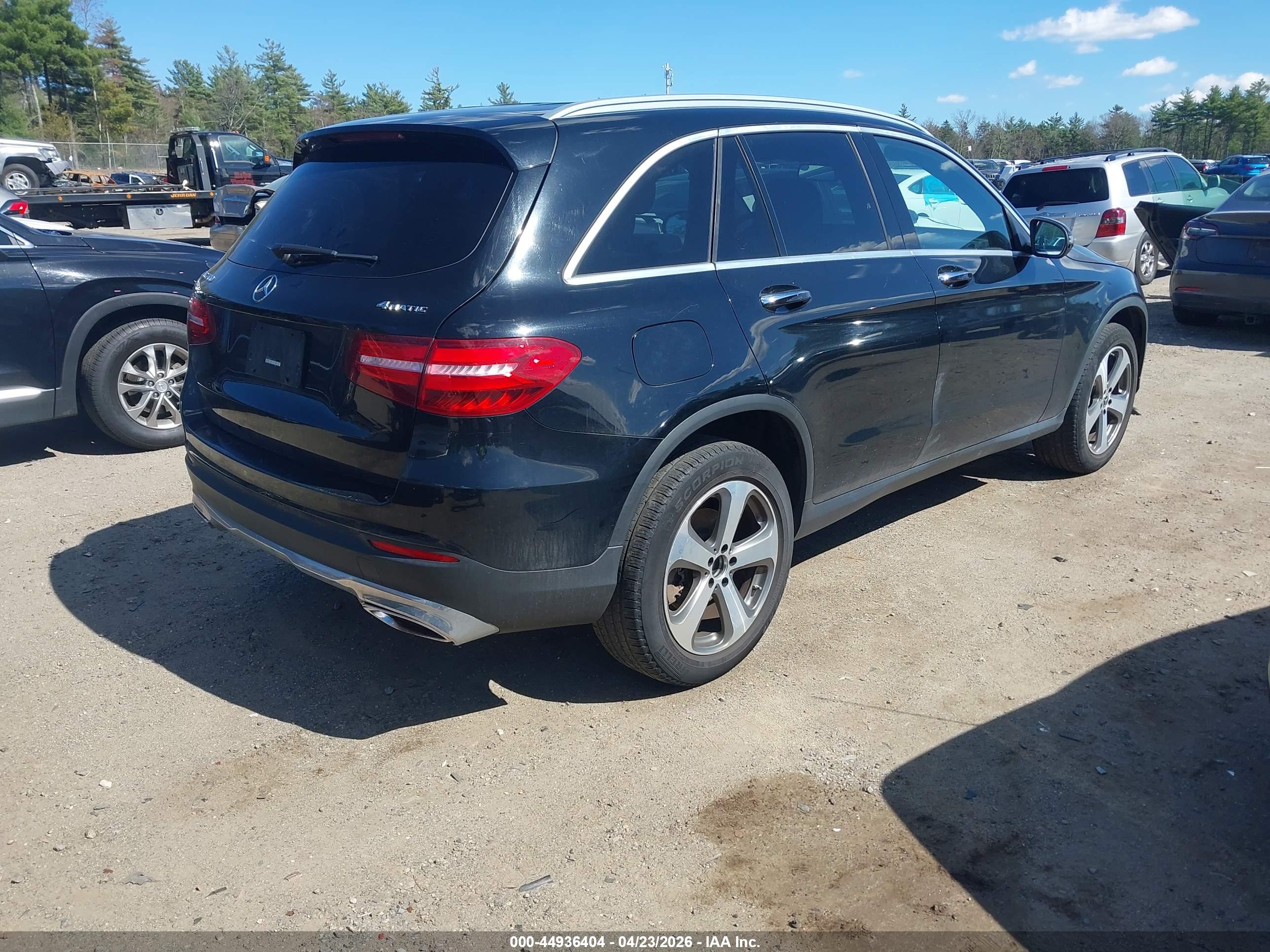 MERCEDES-BENZ GLC image 4