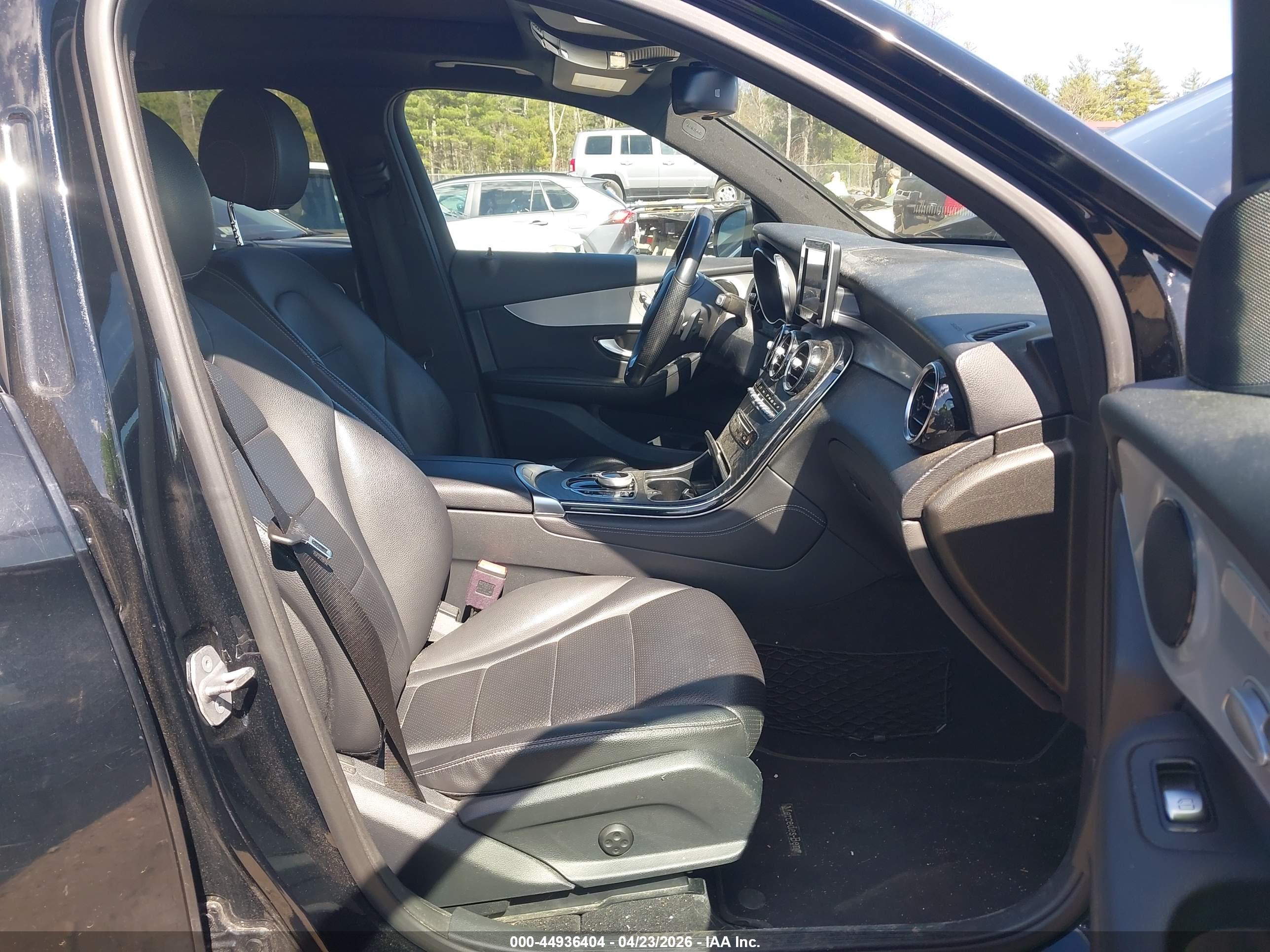 MERCEDES-BENZ GLC image 5