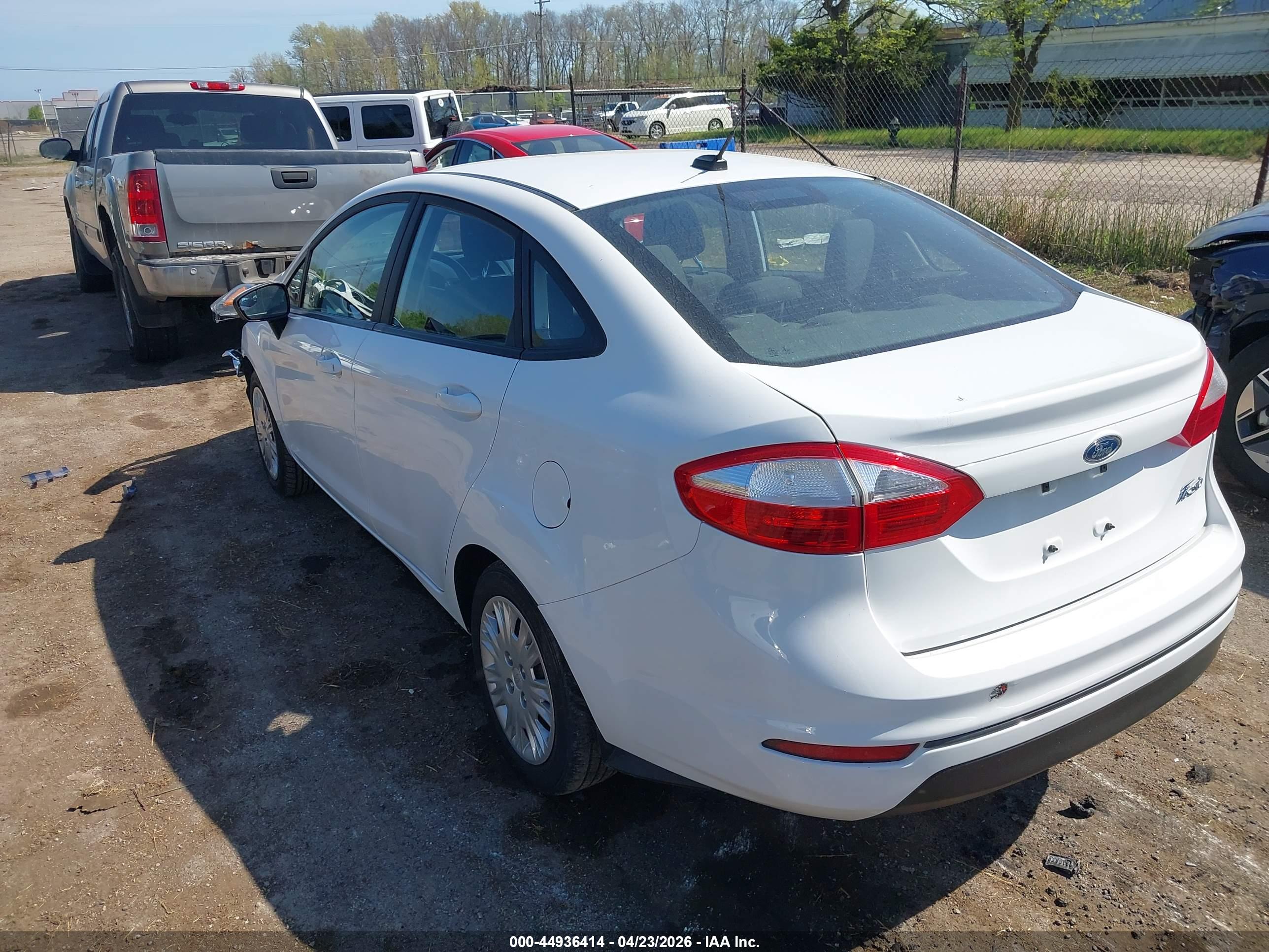 FORD FIESTA image 3