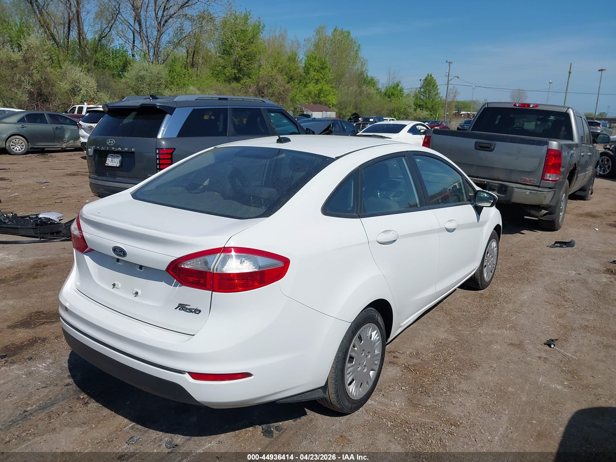 FORD FIESTA image 4