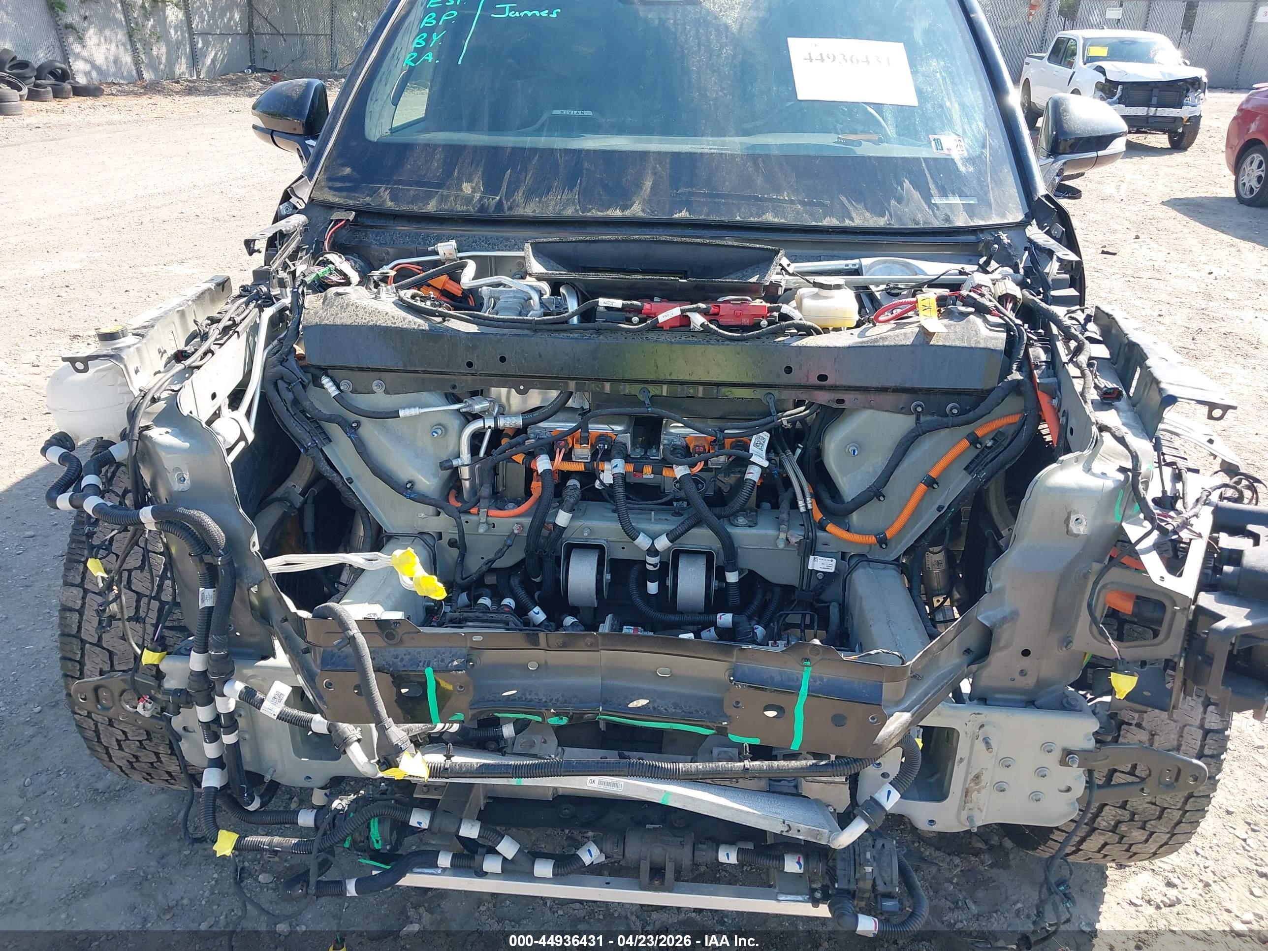 RIVIAN R1S image 10