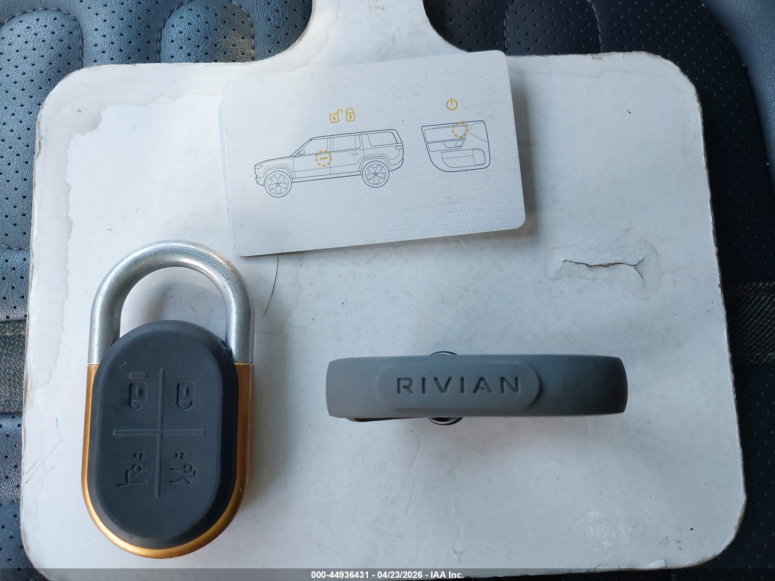 RIVIAN R1S image 11