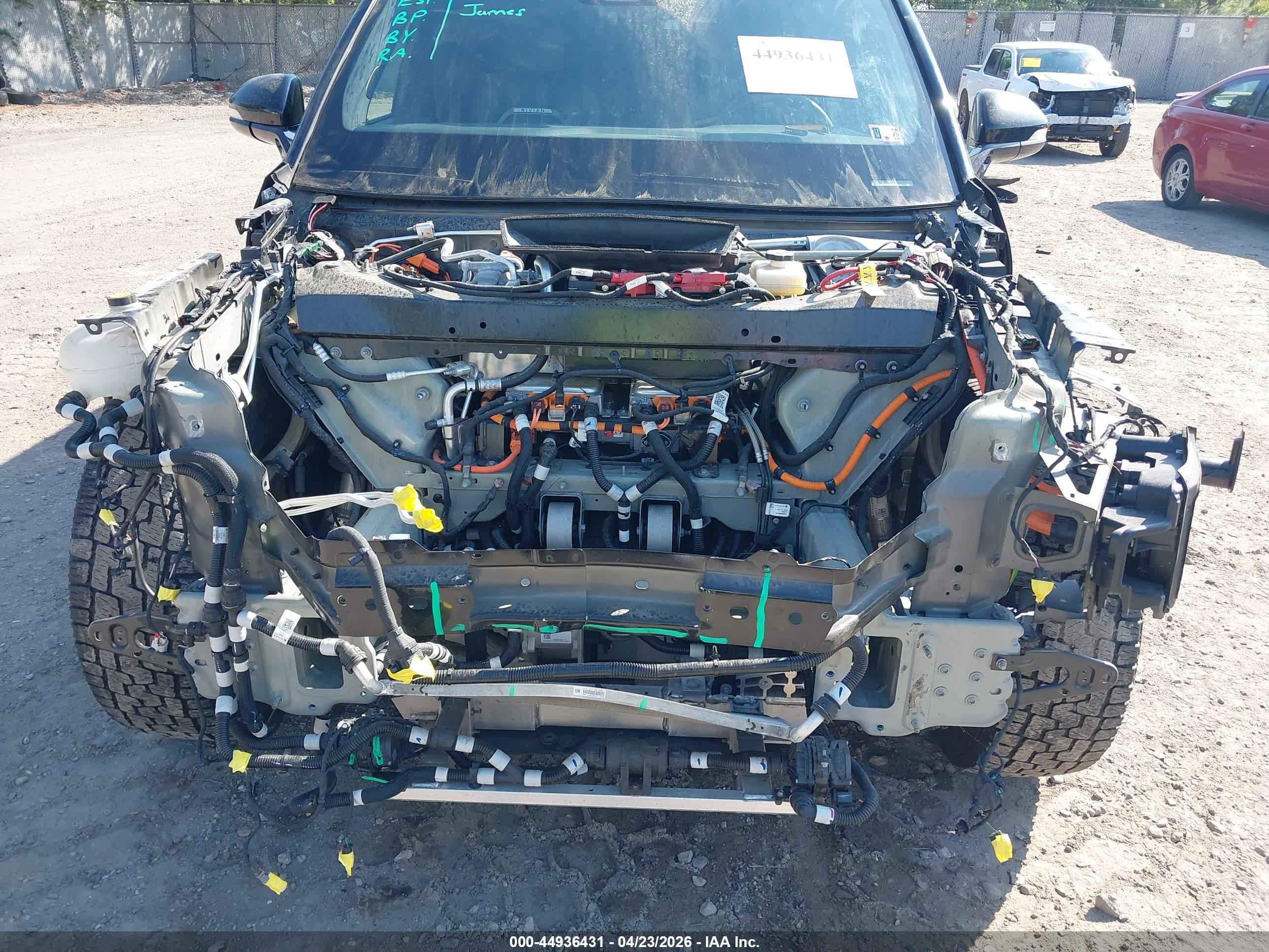 RIVIAN R1S image 6