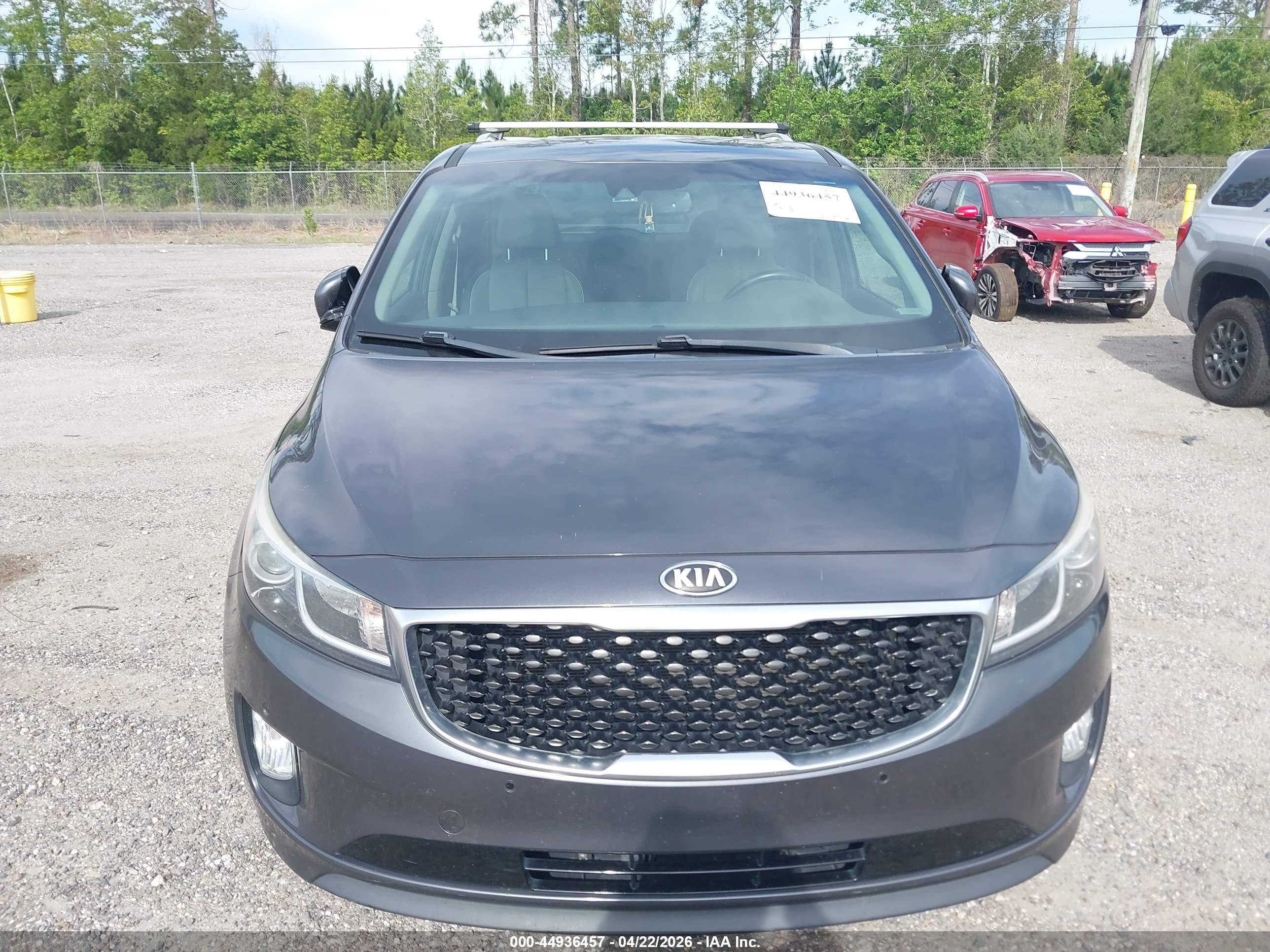 KIA SEDONA image 6