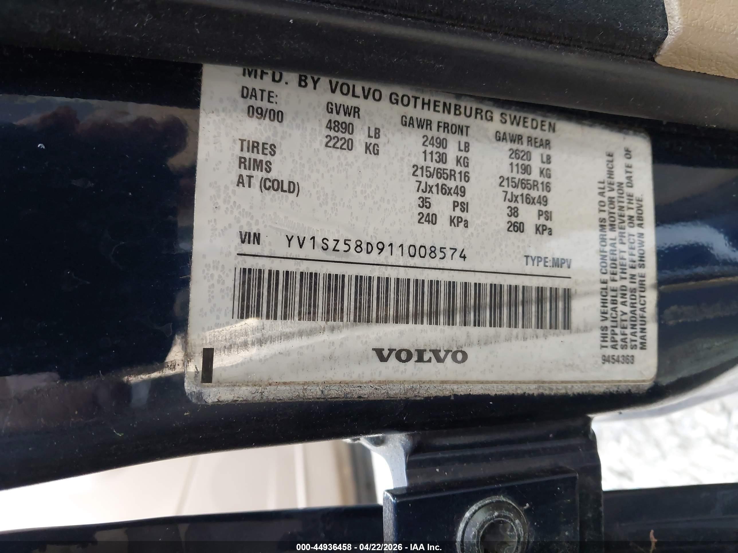 VOLVO V70 image 9