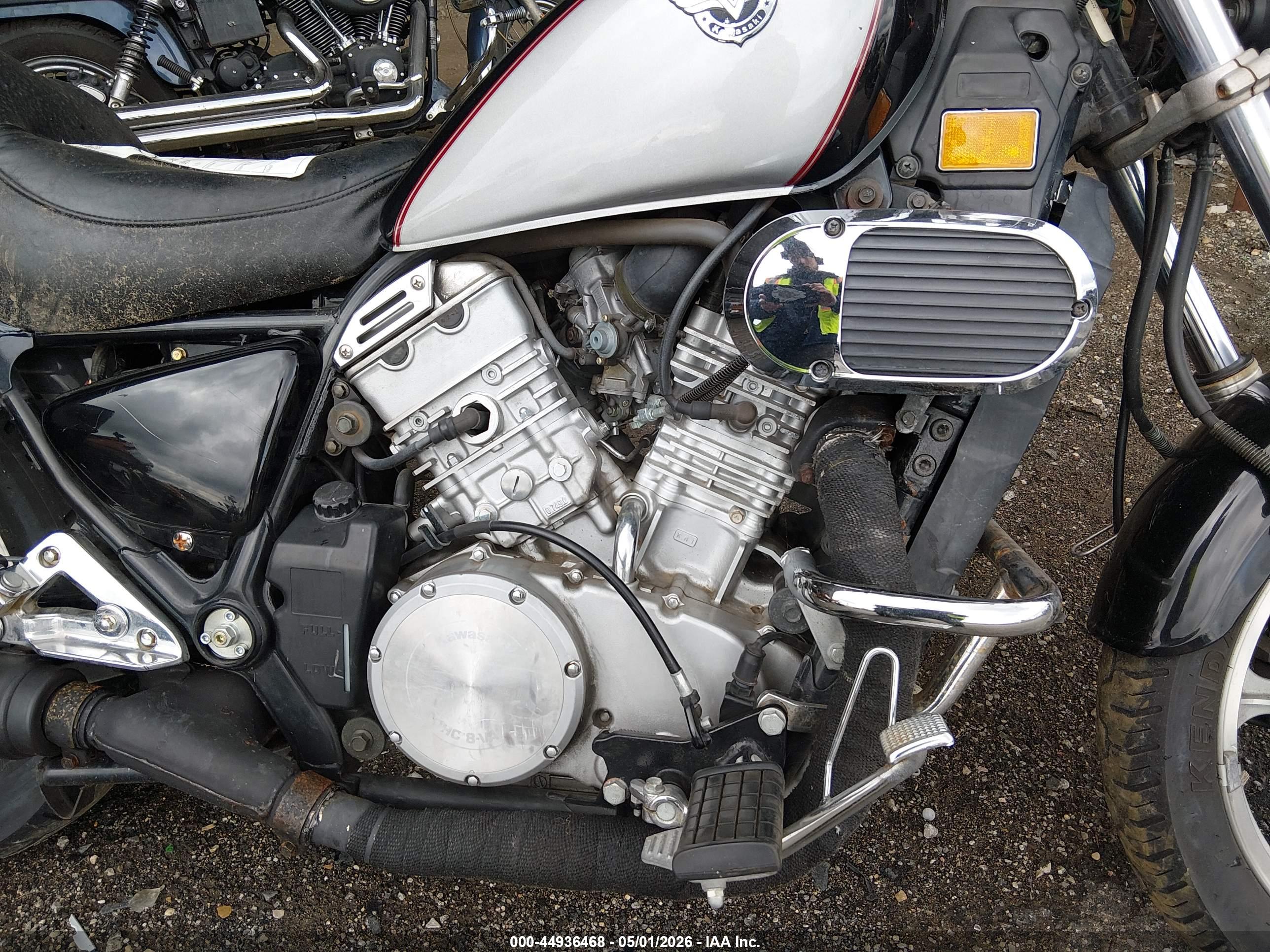 KAWASAKI VN750 image 8