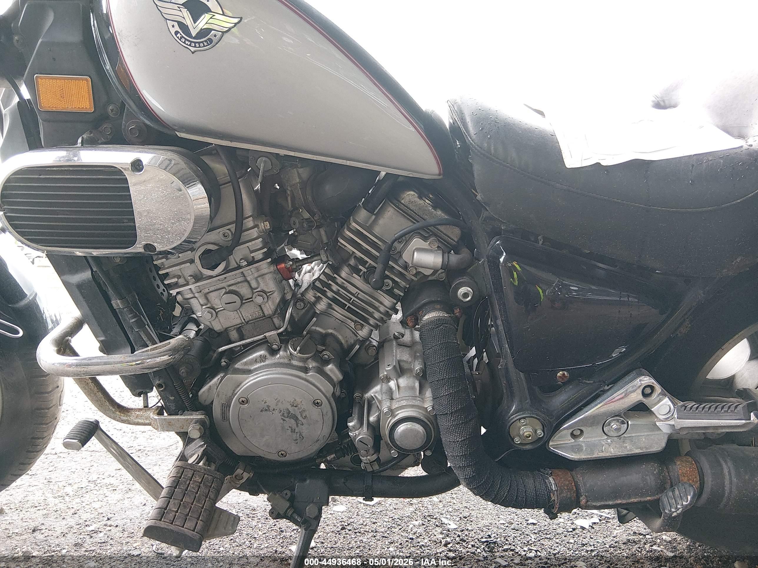 KAWASAKI VN750 image 9