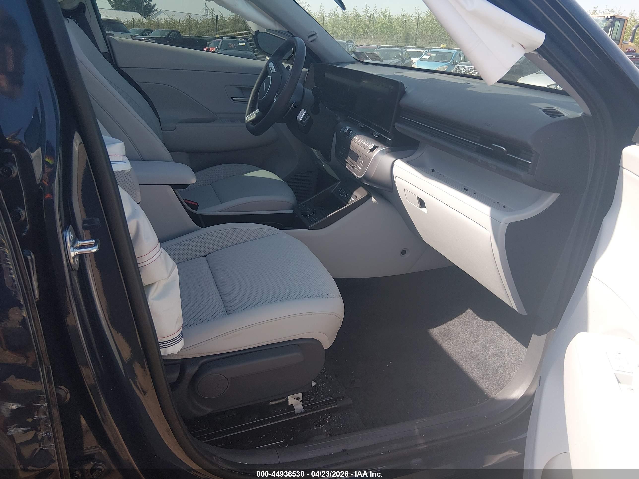 HYUNDAI KONA image 5