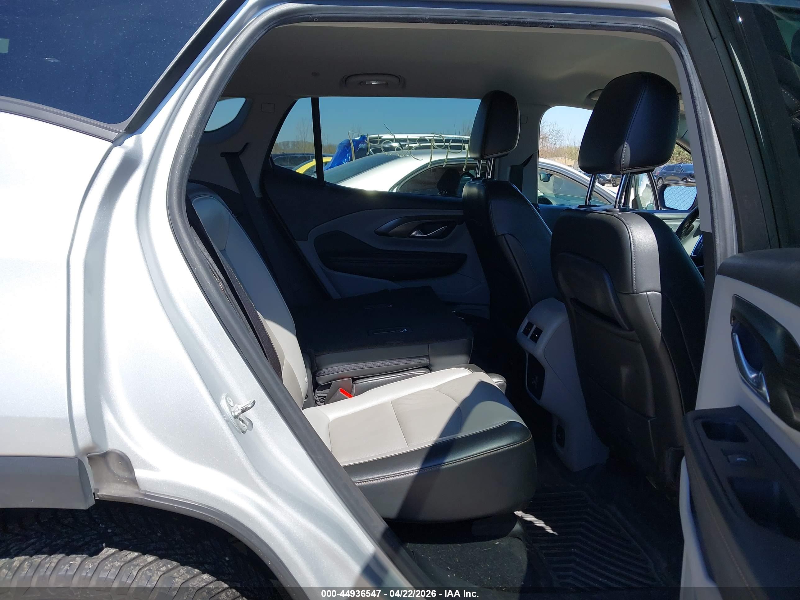 GMC TERRAIN image 8