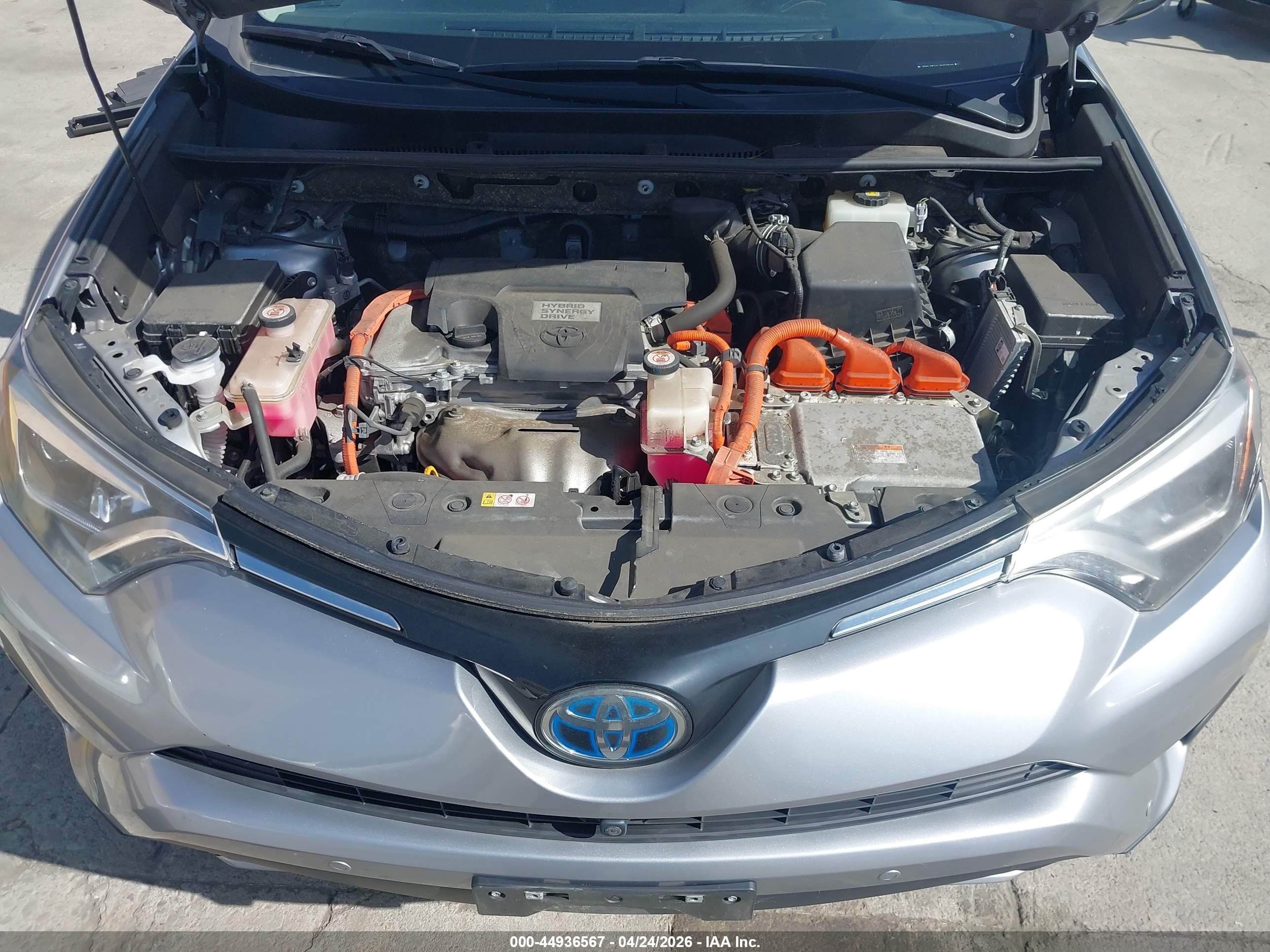 TOYOTA RAV4 image 10