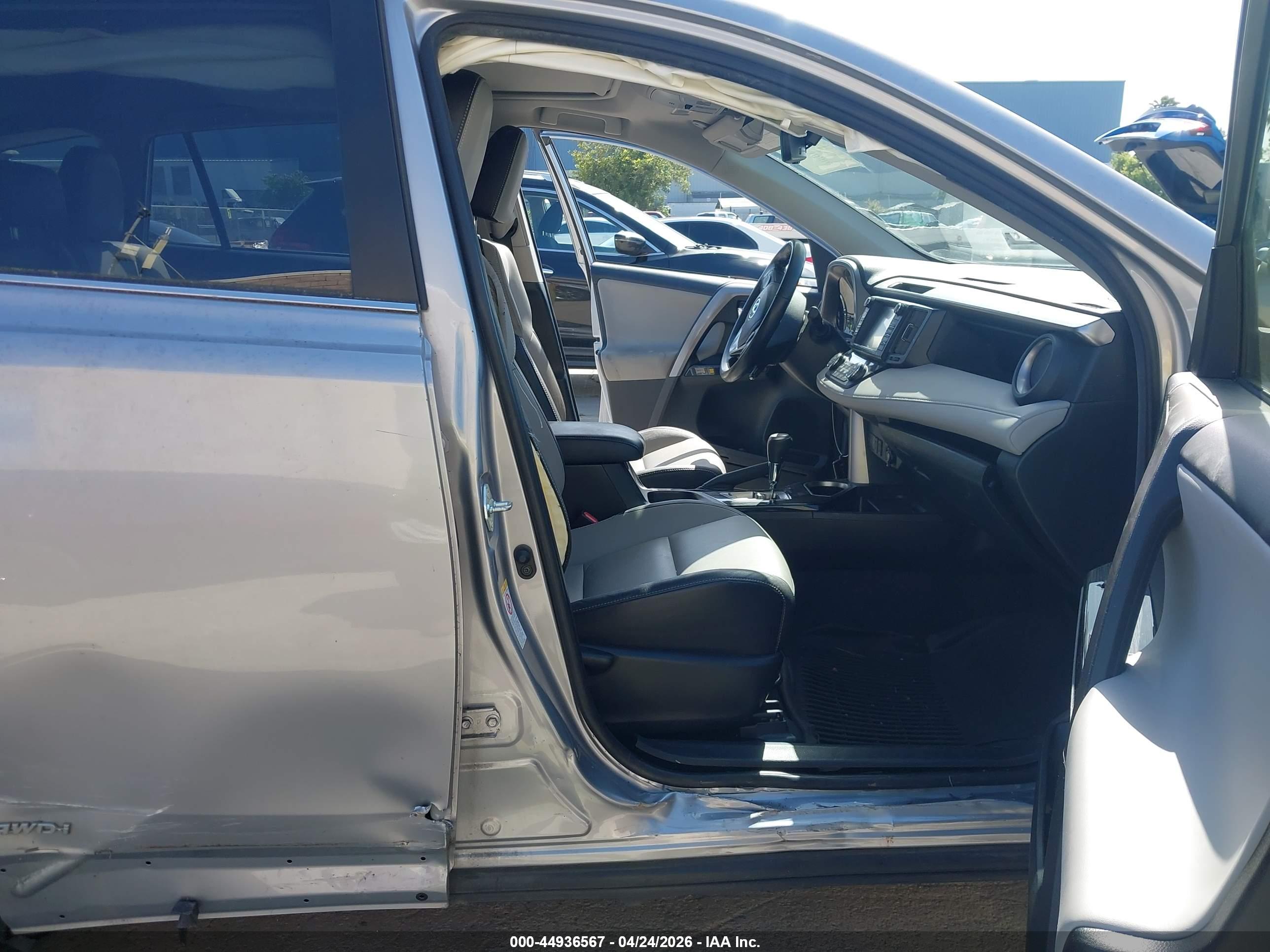 TOYOTA RAV4 image 5