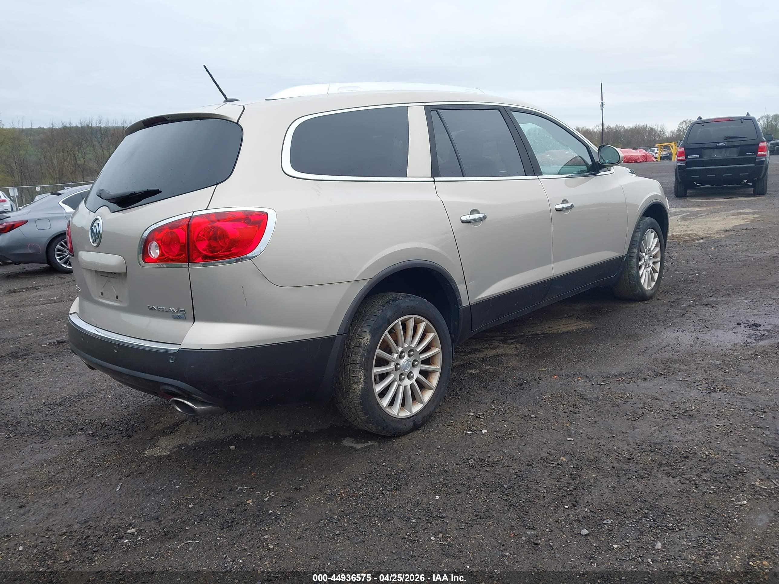 BUICK ENCLAVE image 4