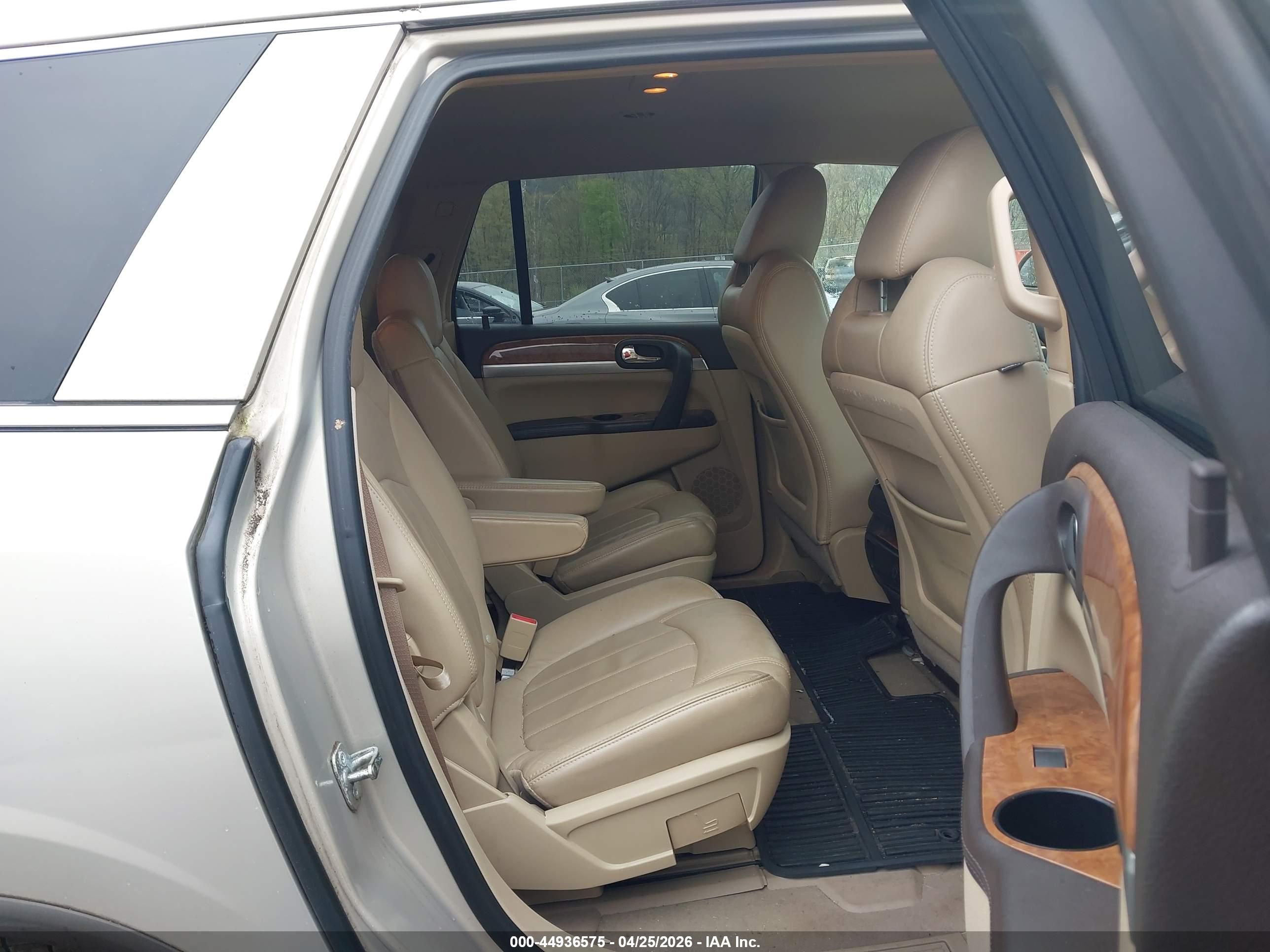BUICK ENCLAVE image 8