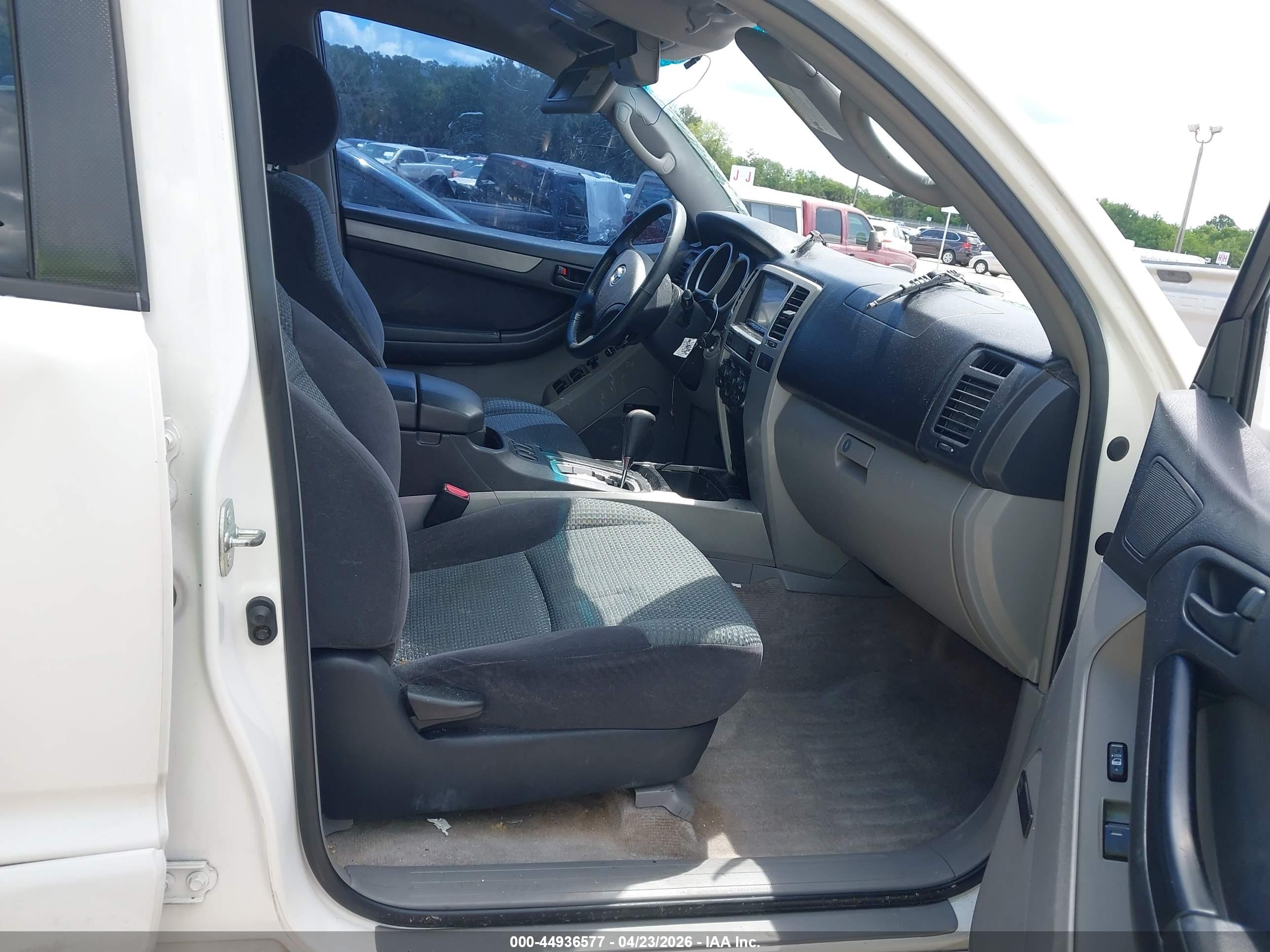 TOYOTA 4RUNNER image 5