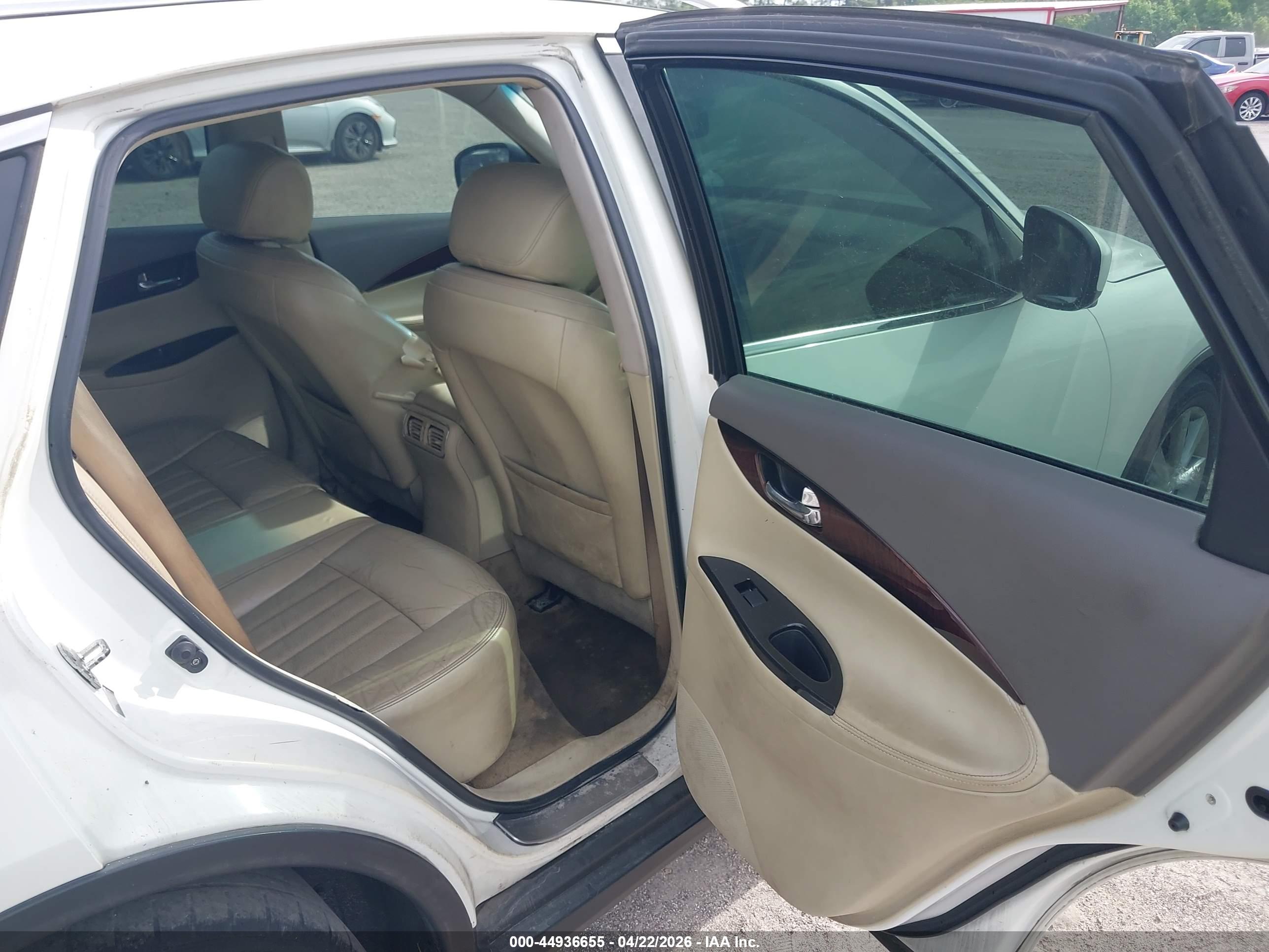 INFINITI EX37 image 8