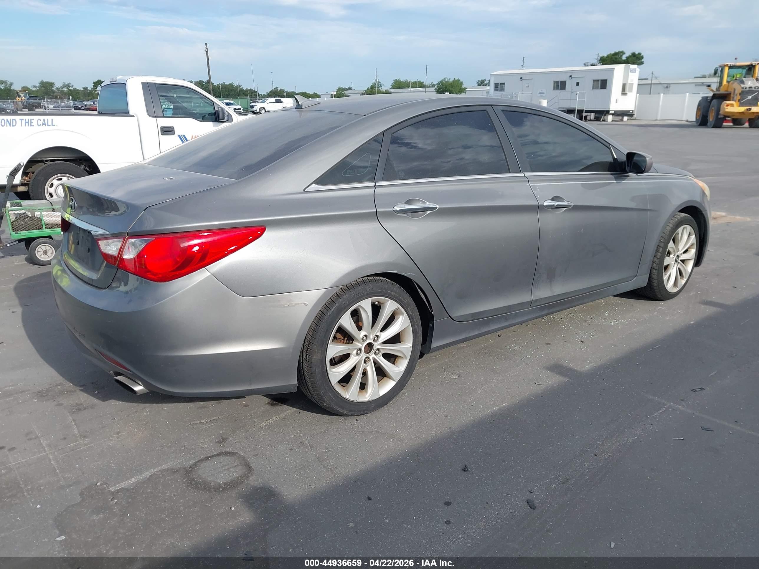 HYUNDAI SONATA image 4