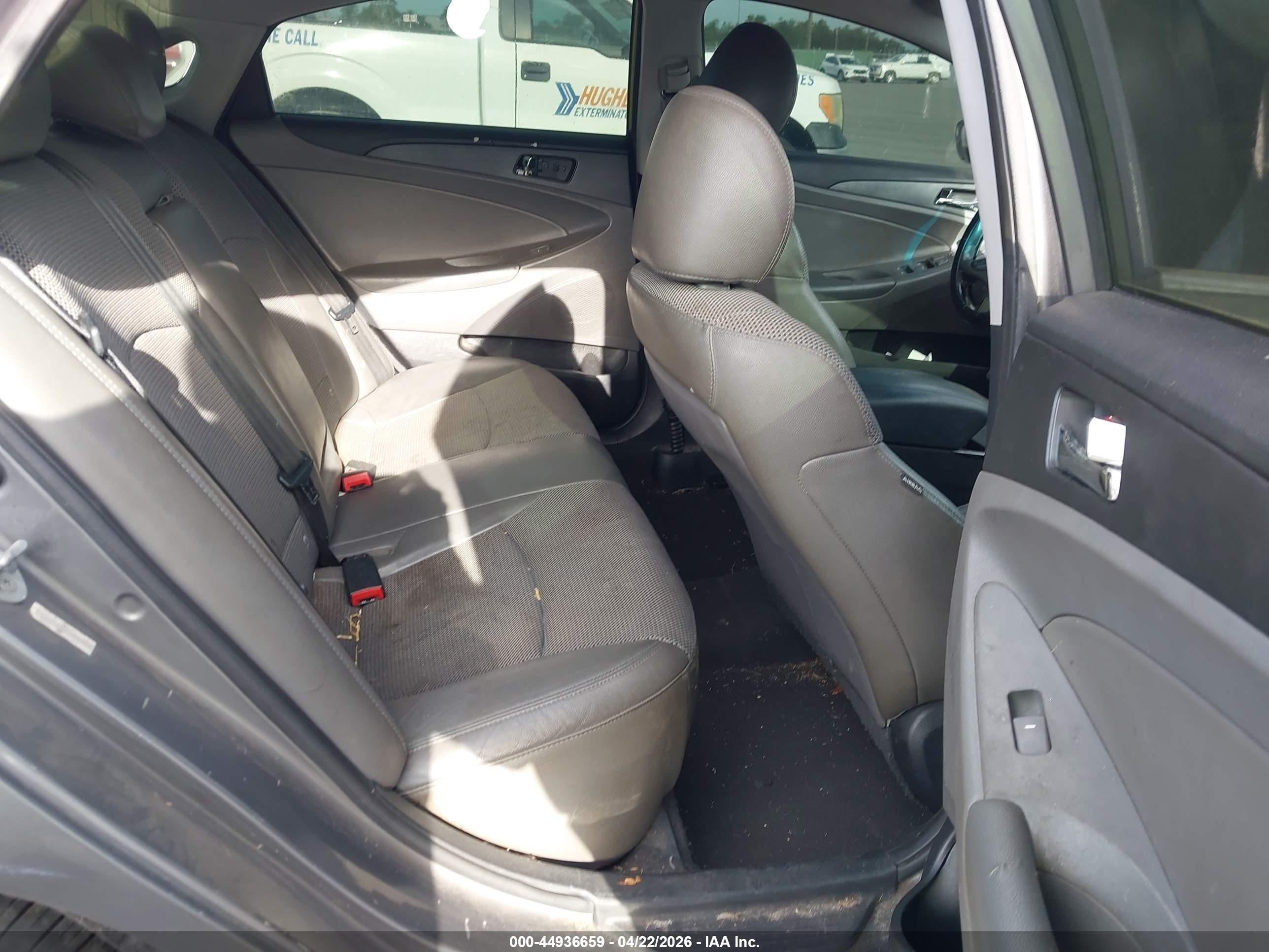 HYUNDAI SONATA image 8