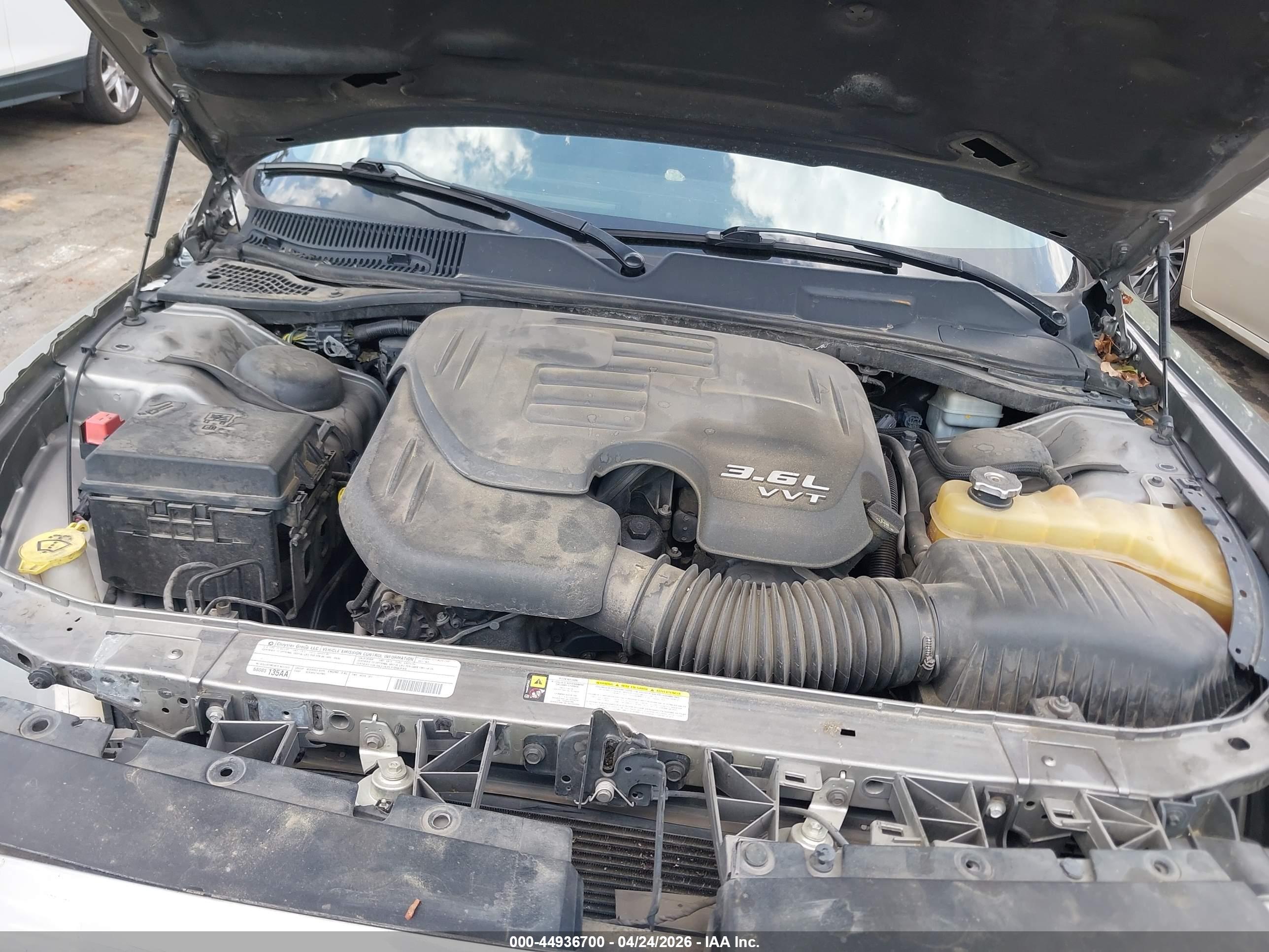 DODGE CHALLENGER image 10
