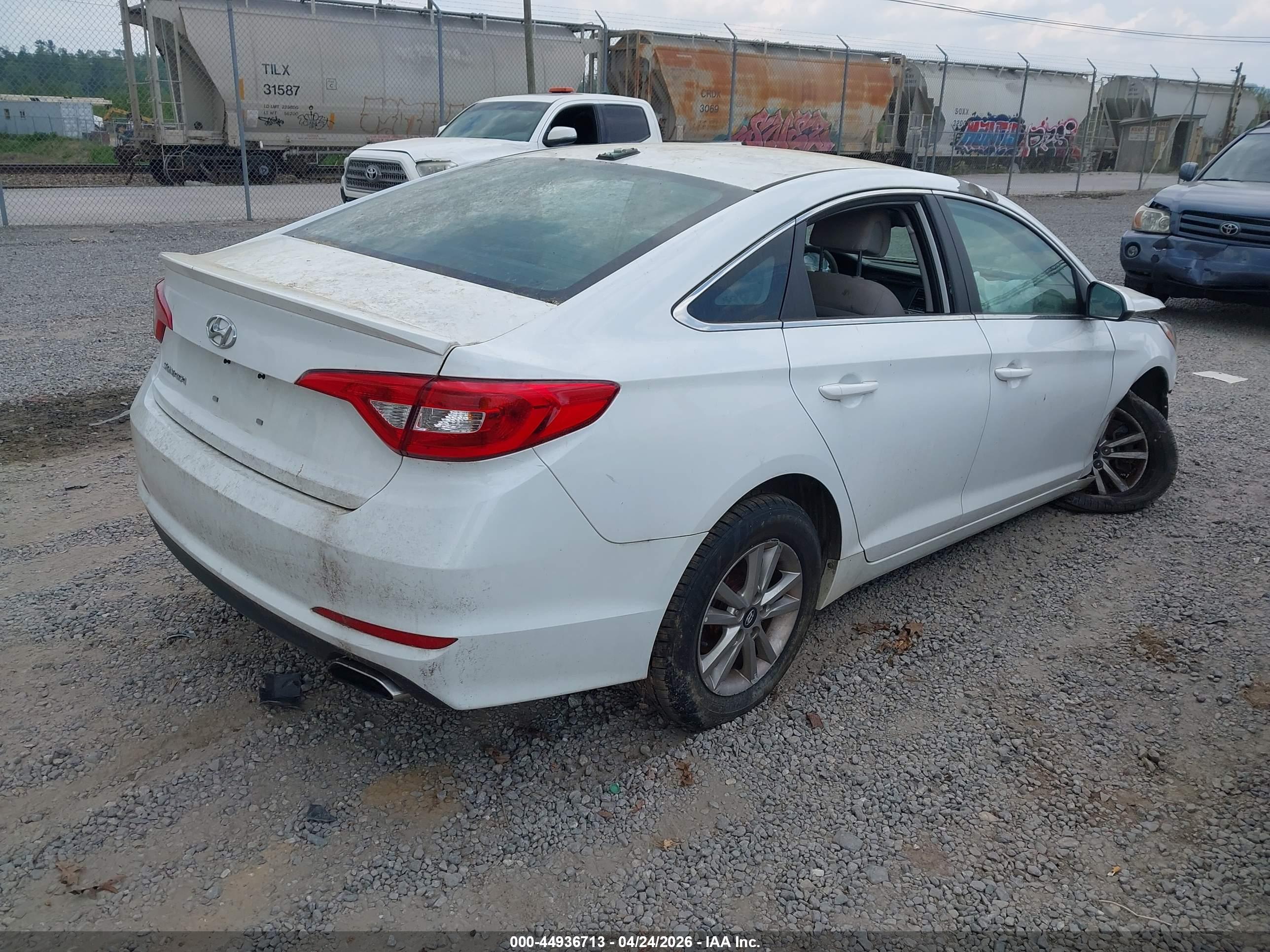 HYUNDAI SONATA image 4