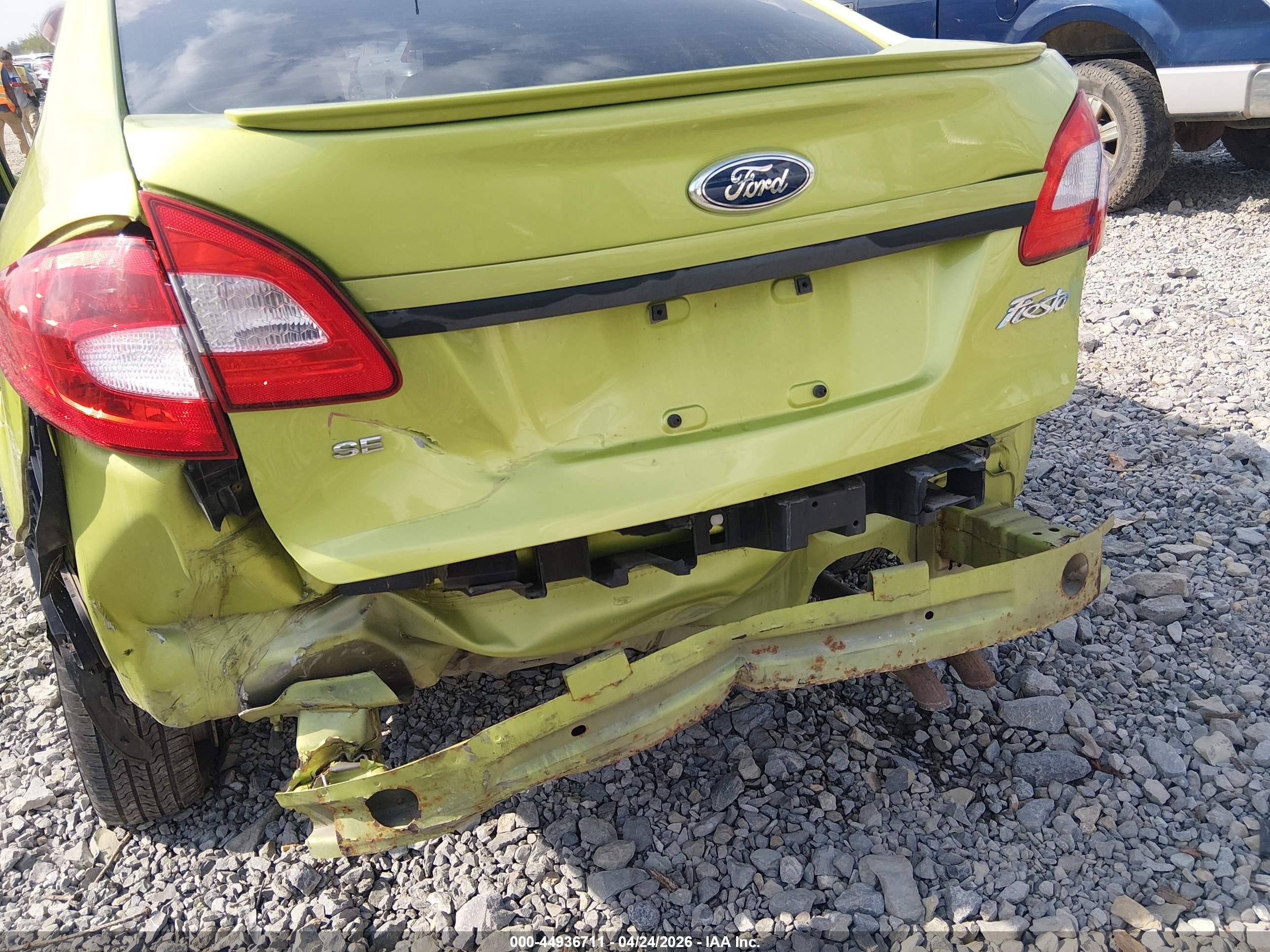 FORD FIESTA image 6