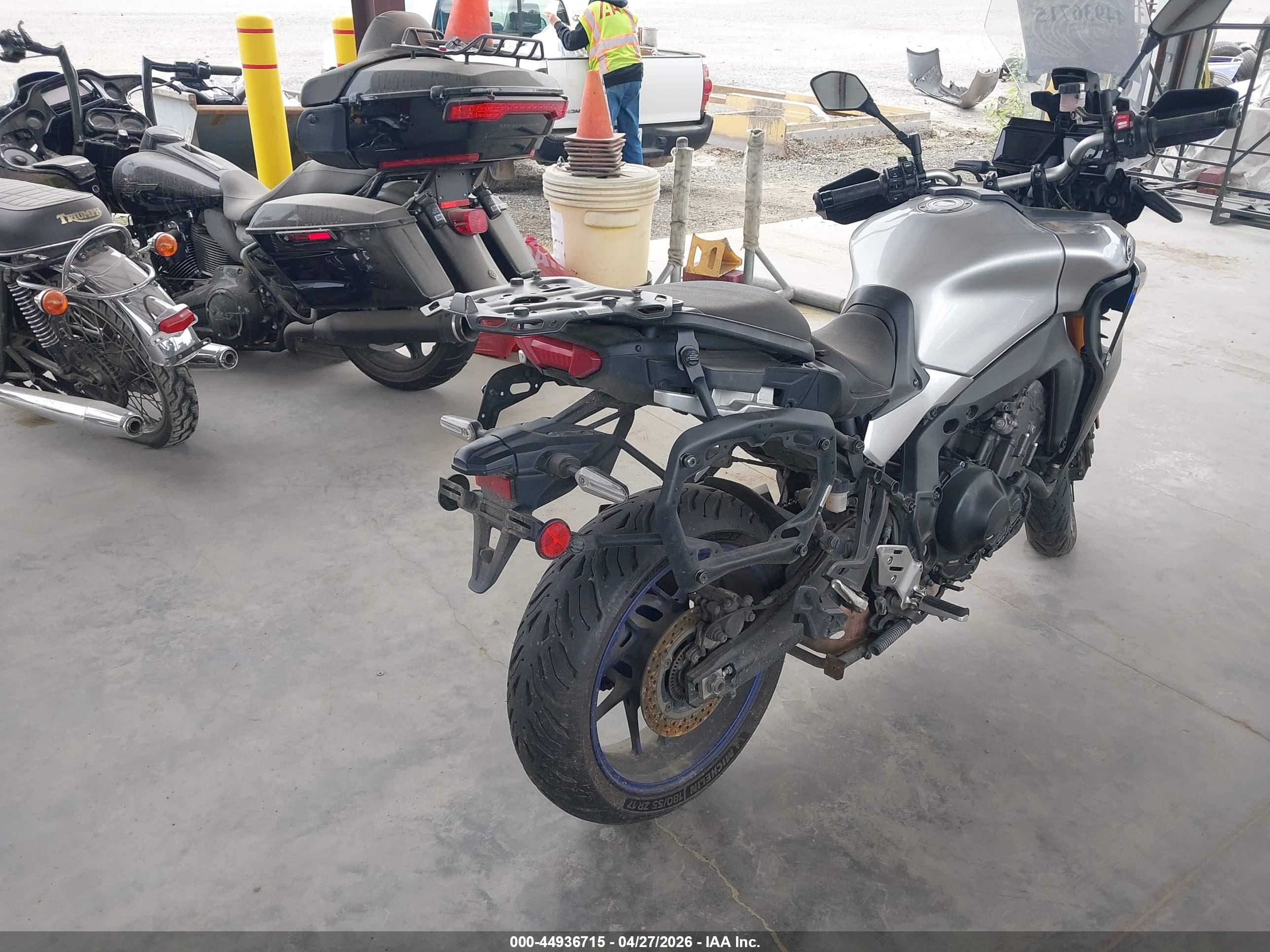 YAMAHA MTT09 image 4