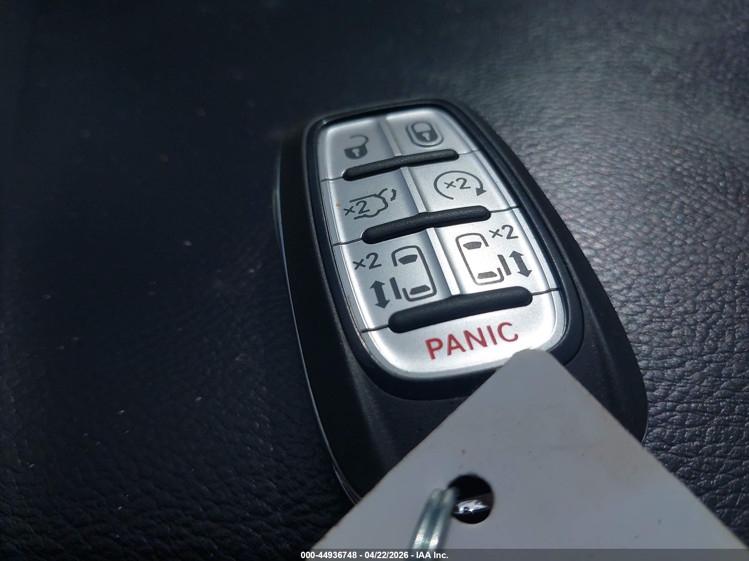 CHRYSLER PACIFICA image 11