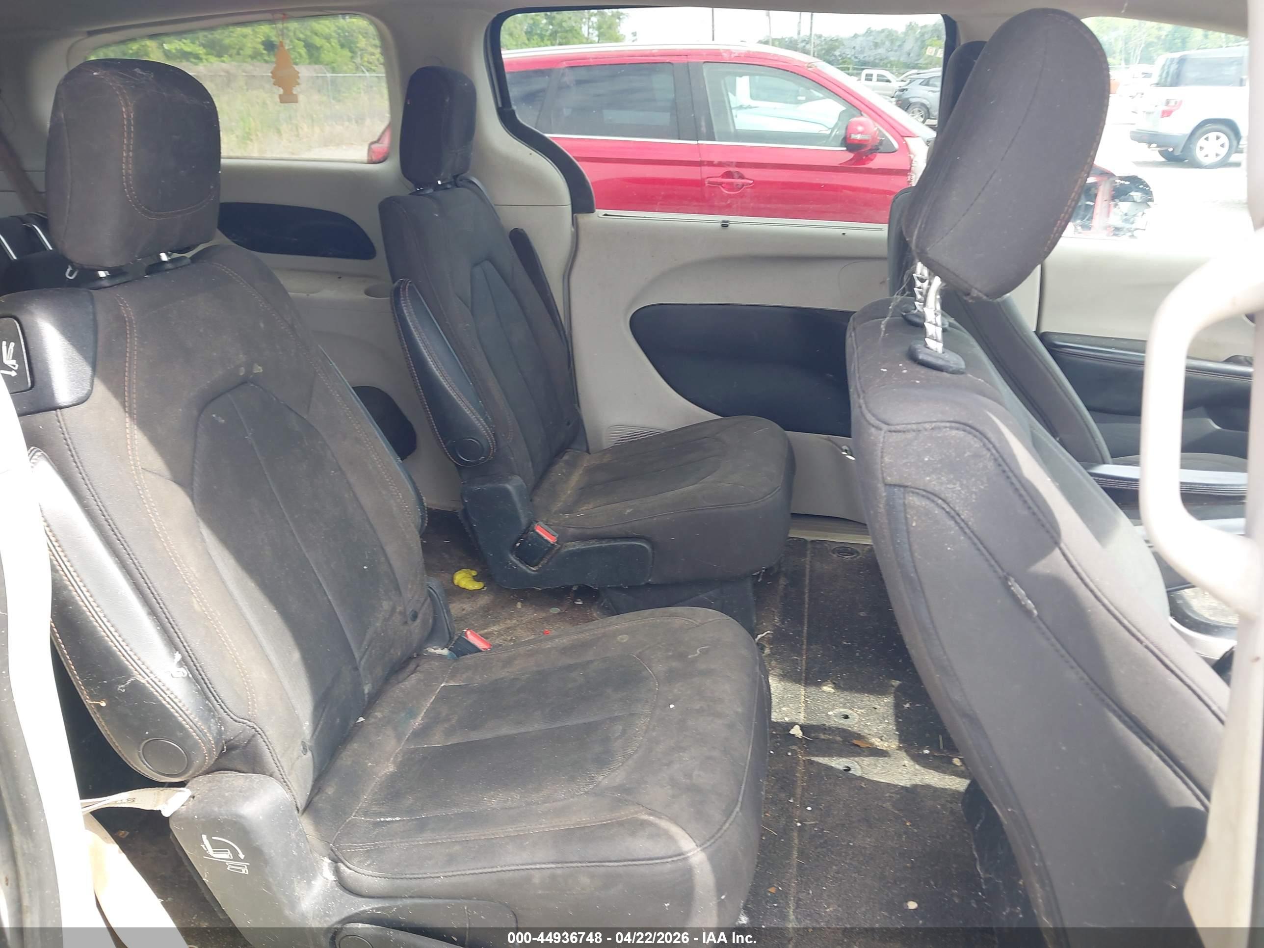 CHRYSLER PACIFICA image 8
